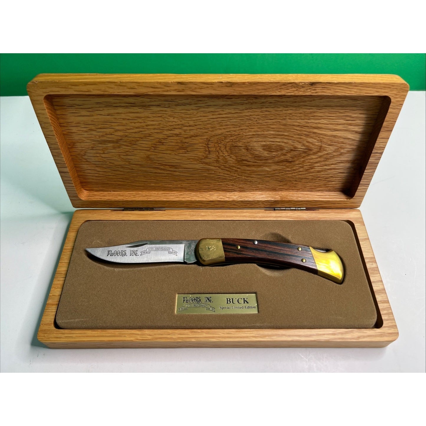 Floors Inc 10th Anniversary BUCK KNIFE Limited Edition Folding Boxed Advertising