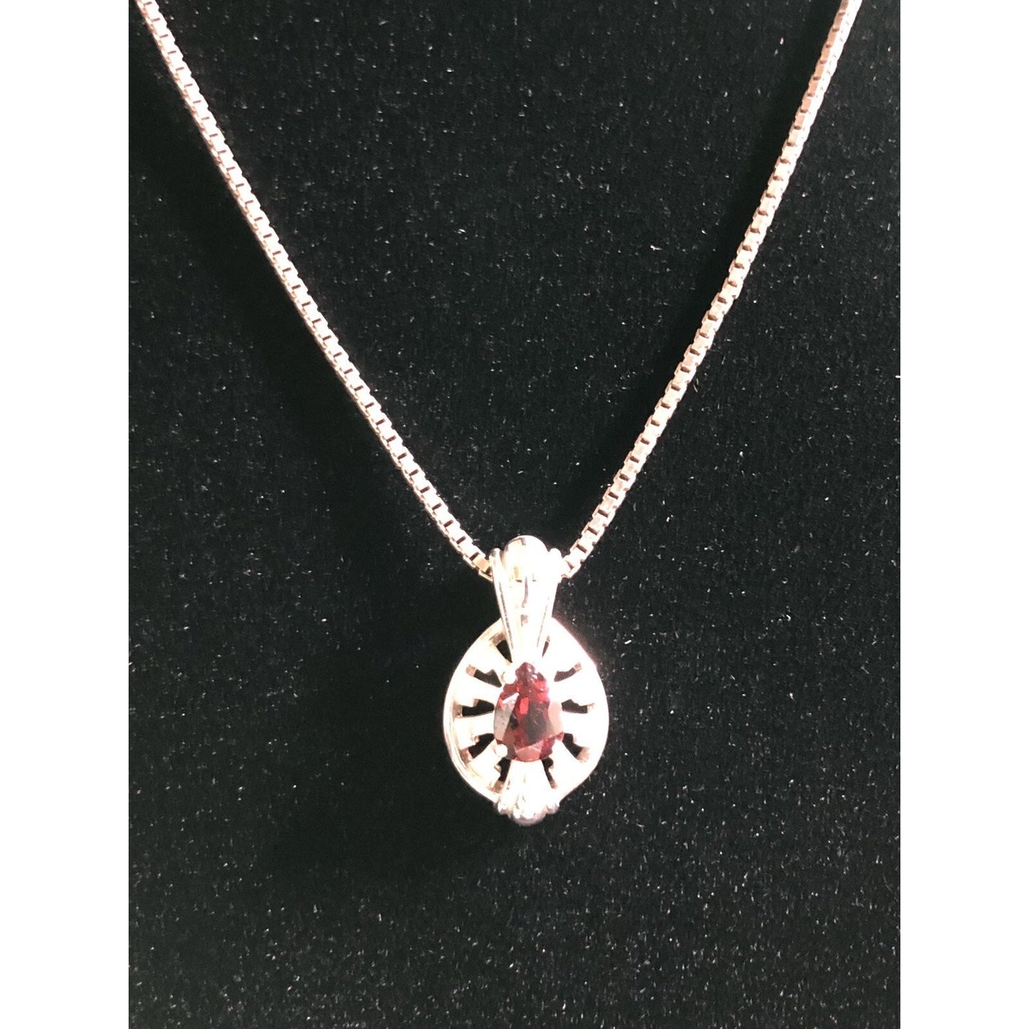 Vintage Garnet Sterling Silver Pendant Necklace Box Chain January Birthstone