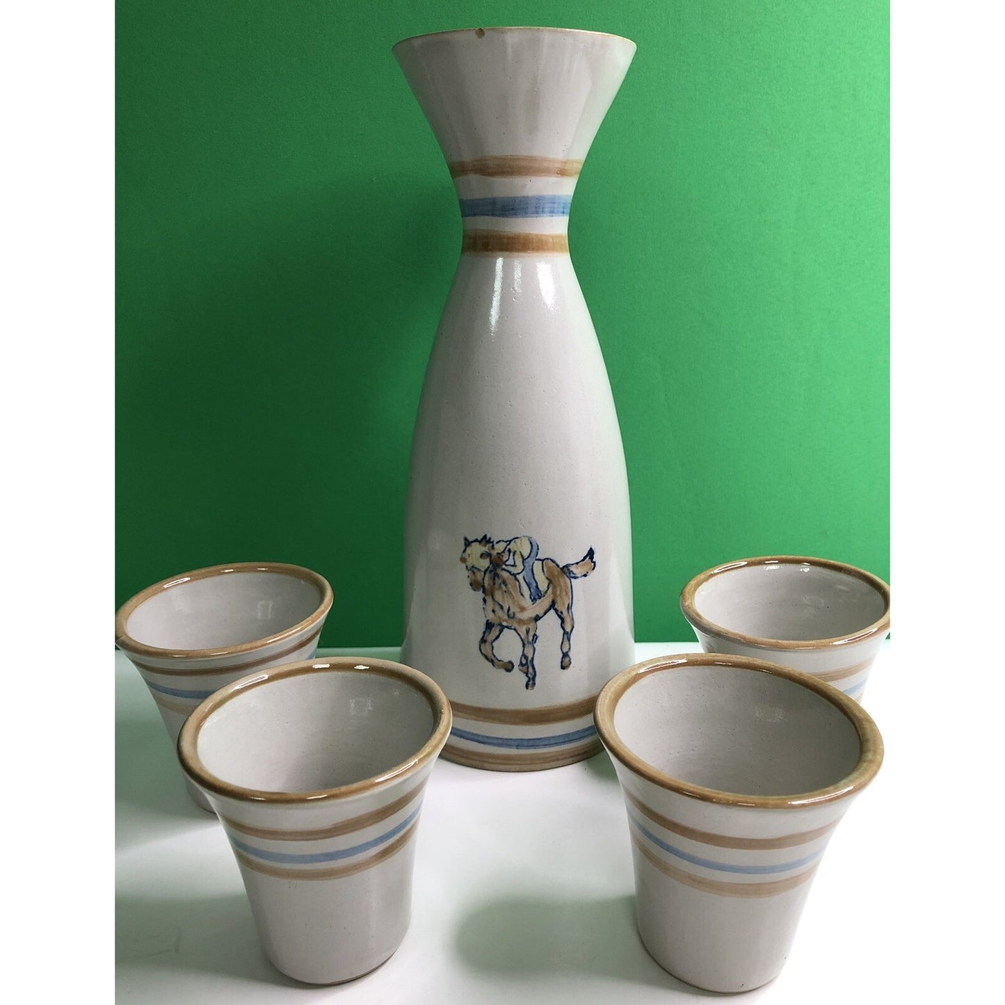 Vintage LOUISVILLE STONEWARE Made In KENTUCKY Derby DECANTER Carafe & 4 CUPS SET