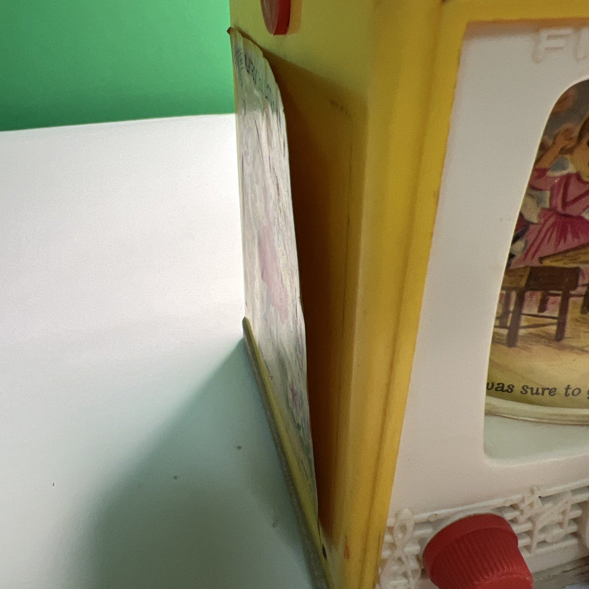 VTG '64-'65 Fisher Price Peek A Boo Screen TV #195 Toy Music Box. Works!