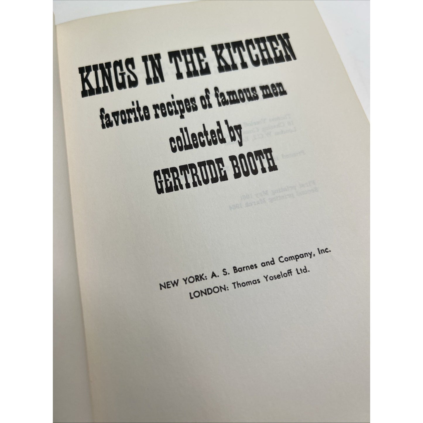 Kings in the Kitchen Favorite Recipes of Famous Men Gertrude Booth 1961/64 HC DJ