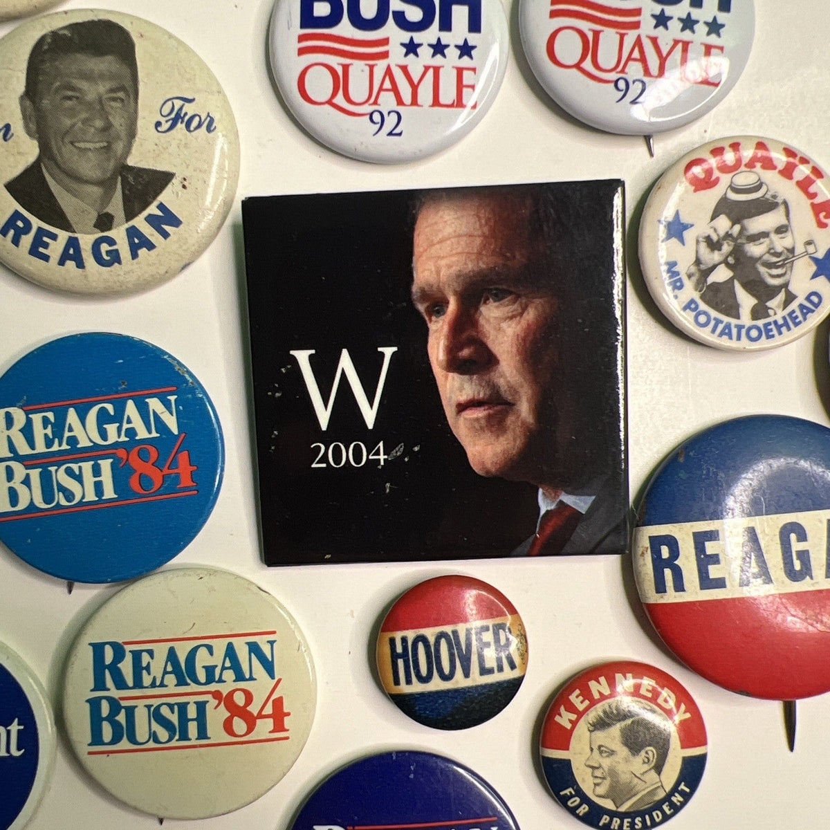 Lot 18 Presidential Campaign Pinback Buttons Reagan Goldwater Hoover Bush Carter