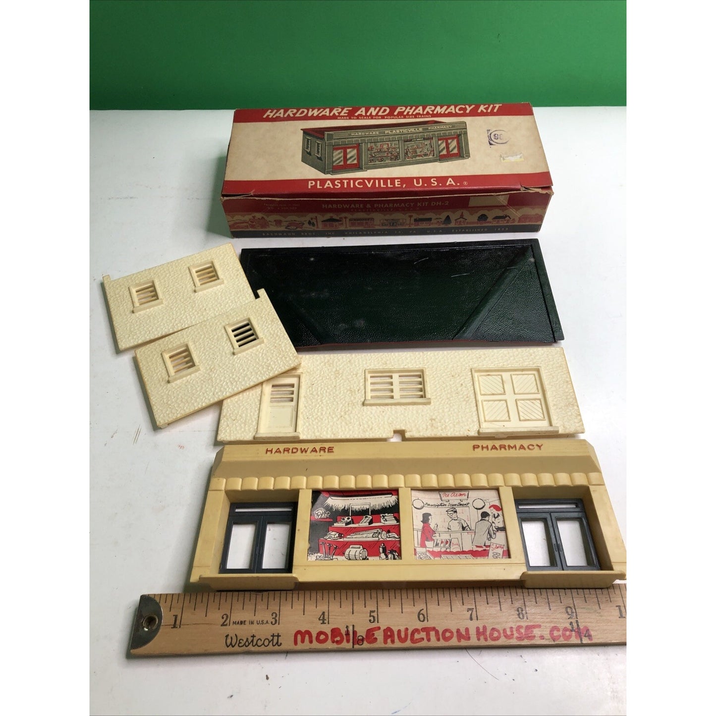 PLASTICVILLE O/S GAUGE HARDWARE and PHARMACY STORE DH-2 KIT VINTAGE 1952