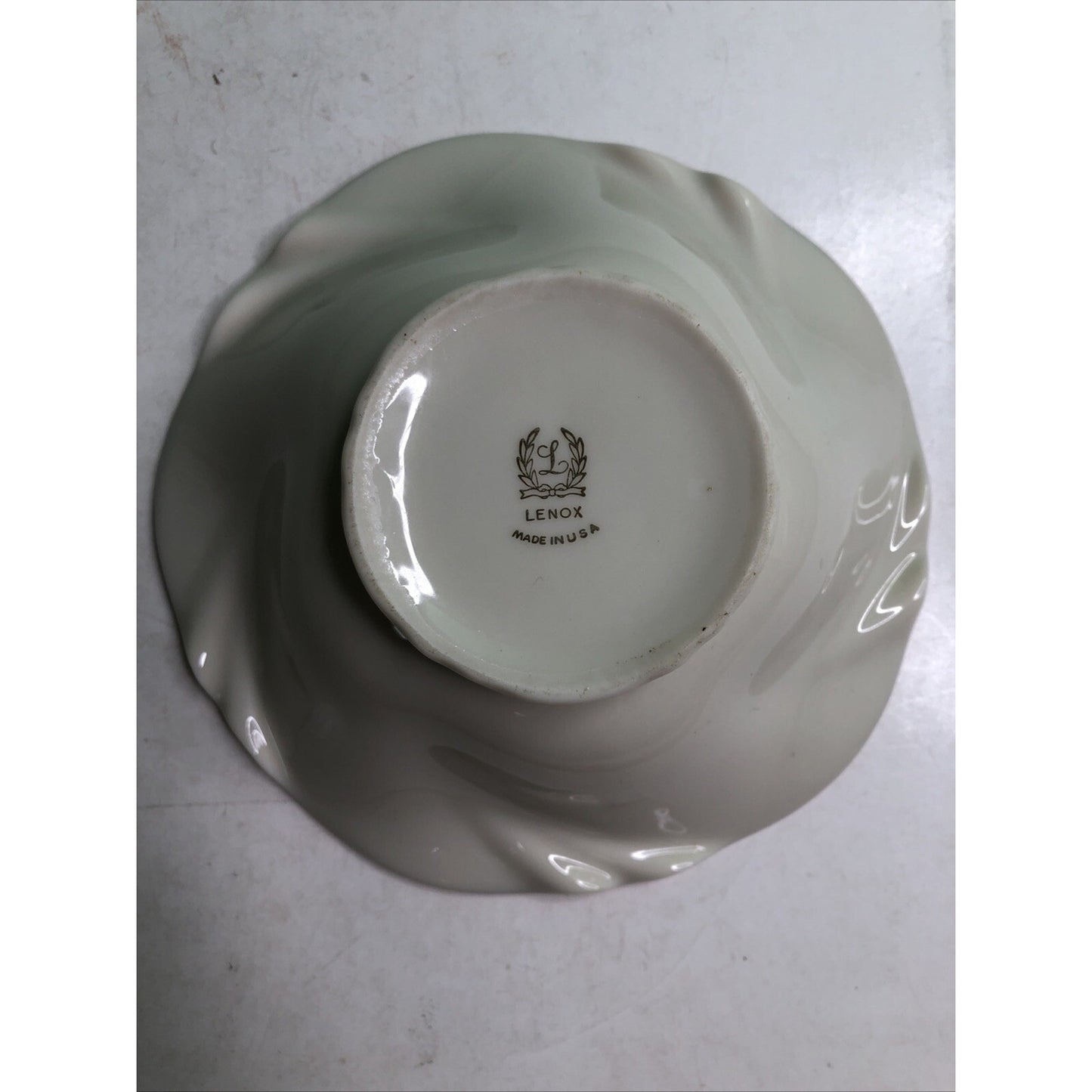 LENOX Dorset Collection Dessert Nut Bowl Candy Dish w/24K Gold Trim Swirl Edge