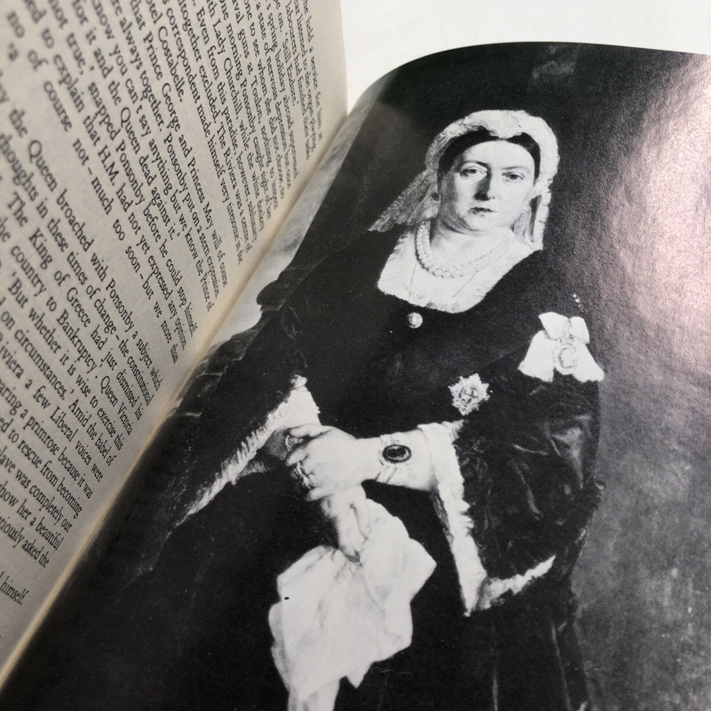 Queen Victoria By Elizabeth Longford International Collectors Edition 1987 HC