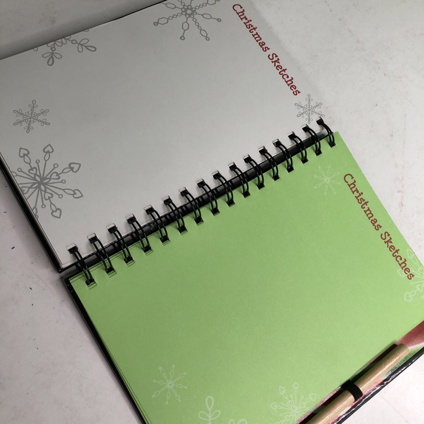 Merry Christmas Scratch and Sketch: An Art Activity Book for Aspiring Artists