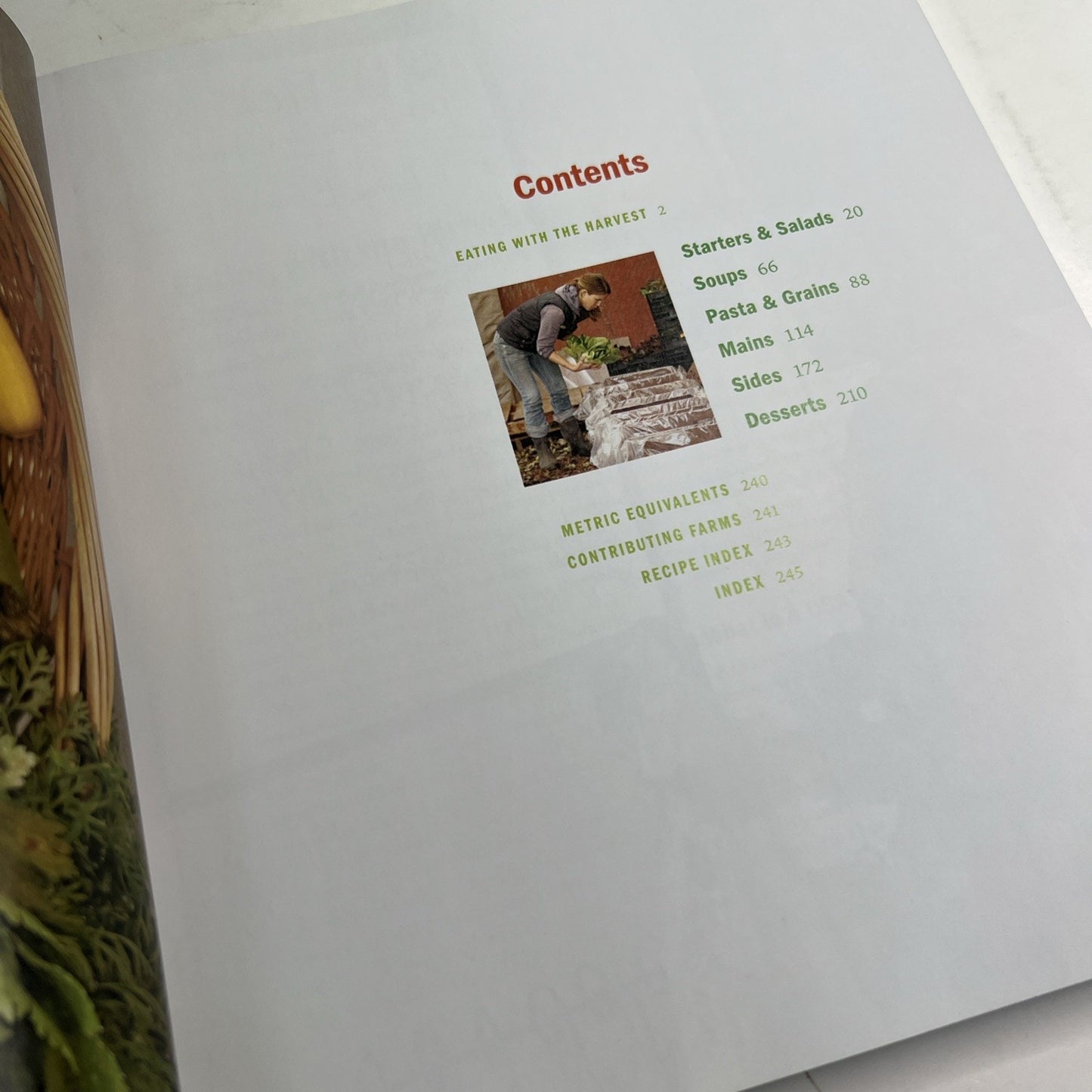 Fresh Food Nation: Simple, Seasonal Recipes from Farmers by Martha Holmberg PB