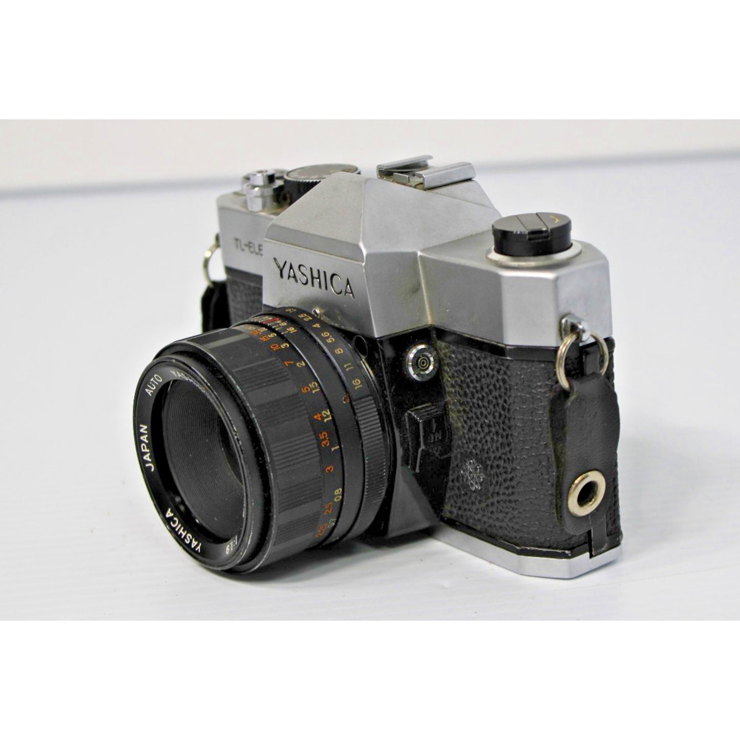 Vintage Yashica TL Electro 35mm SLR Film Camera with 50mm 1:1.9 Lens