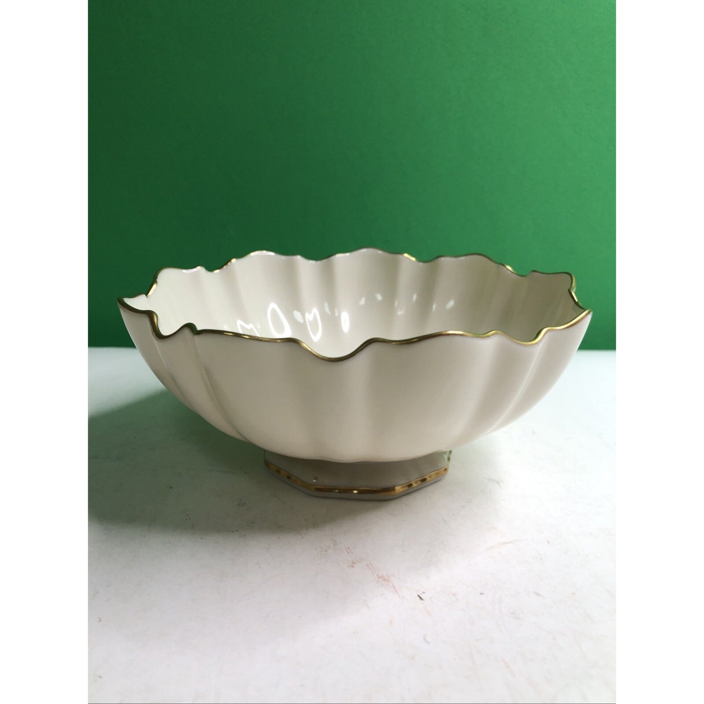 Lenox Symphony Ivory Porcelain Scalloped Footed Bowl 24 Kt Gold Edging Trim 6"
