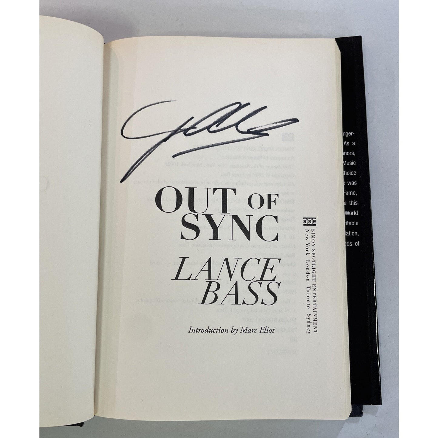 Out of Sync : A Memoir by Lance Bass (2007, Hardcover) - SIGNED BY AUTHOR