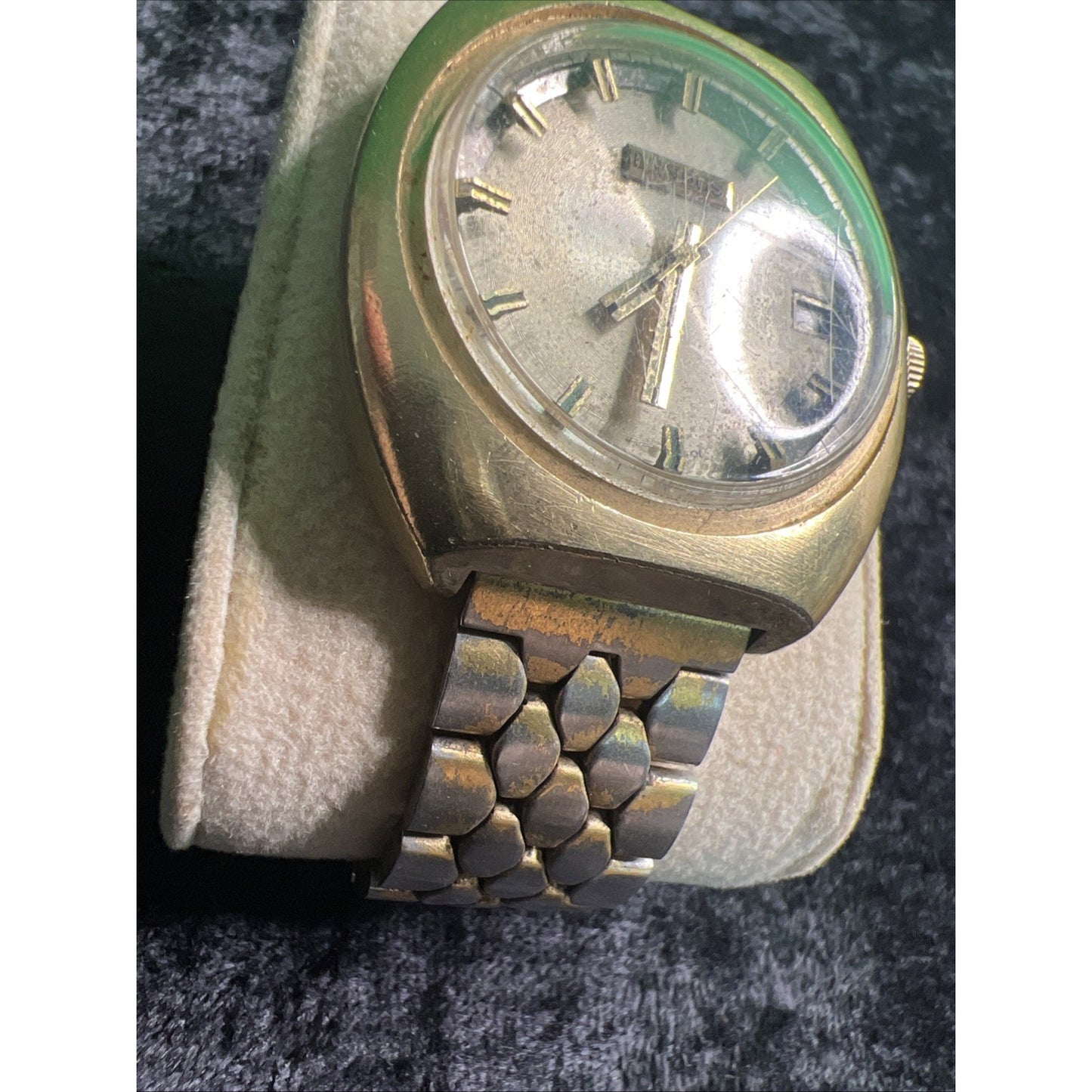 Vintage BENRUS MENS WATCH Date Manual Wind Works