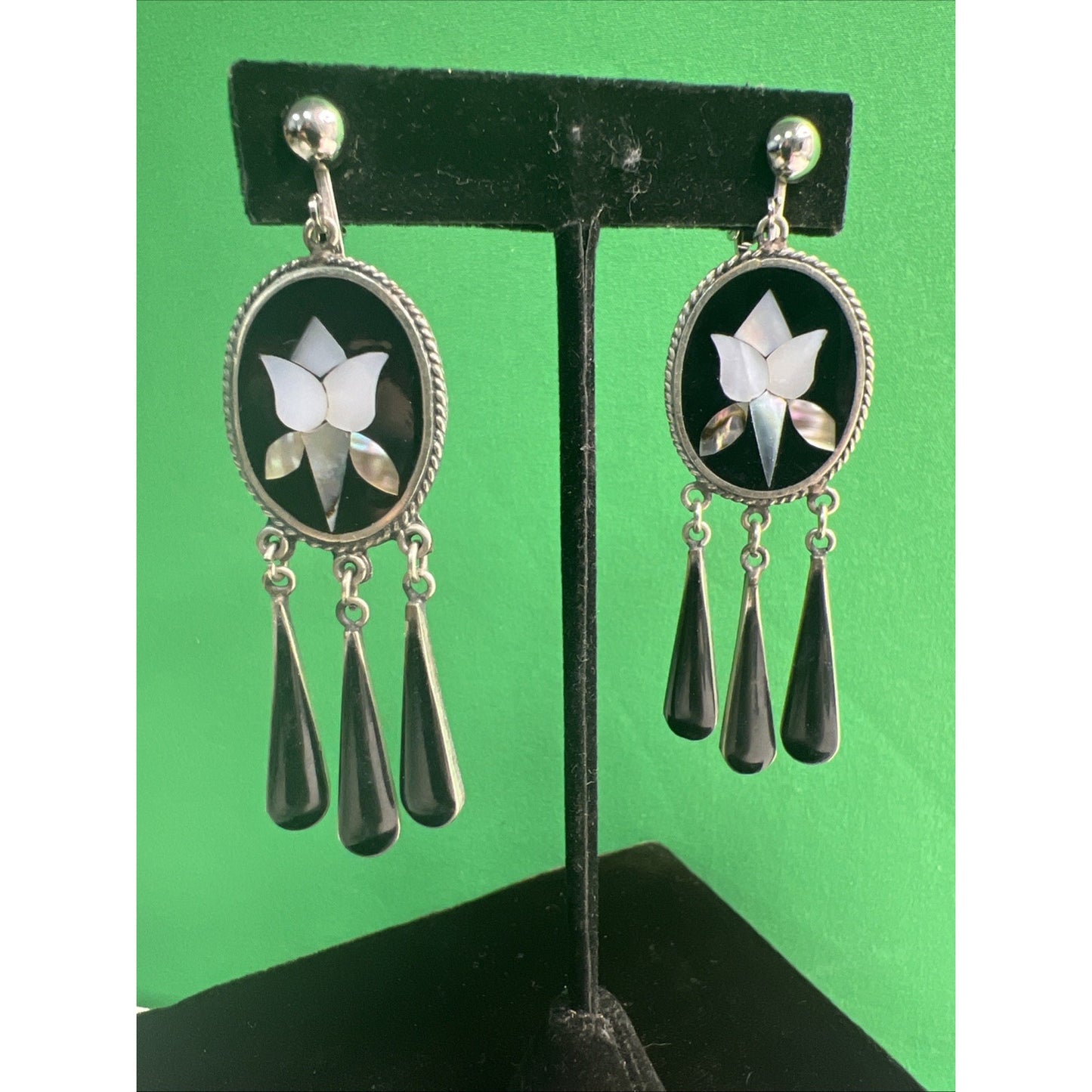 Vintage Mexico Sterling Silver Onyx & Mother of Pearl Inlay Clip On Earrings