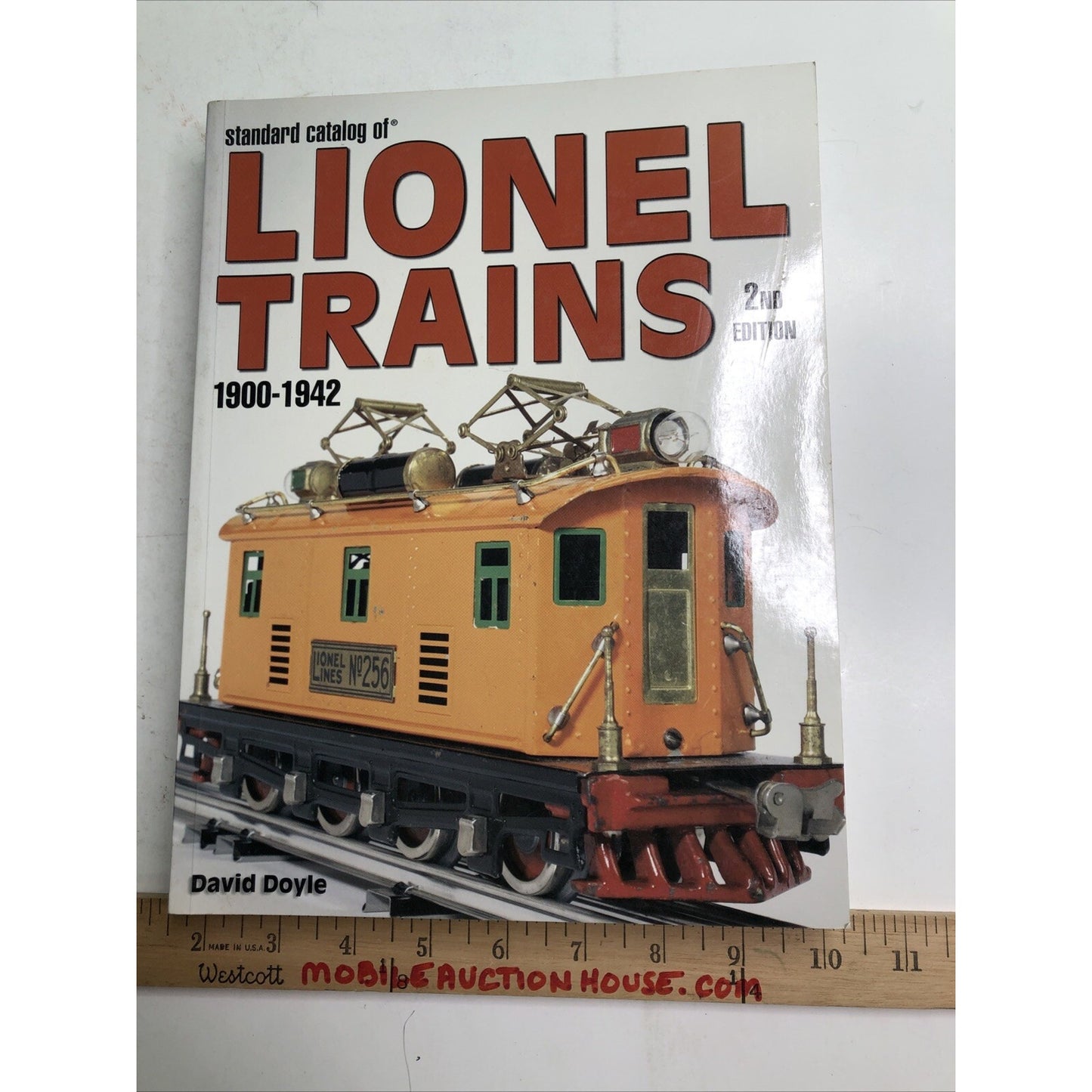 Standard Catalog Of LIONEL TRAINS 2nd Edition 1900-1942 By David Doyle Illus. PB
