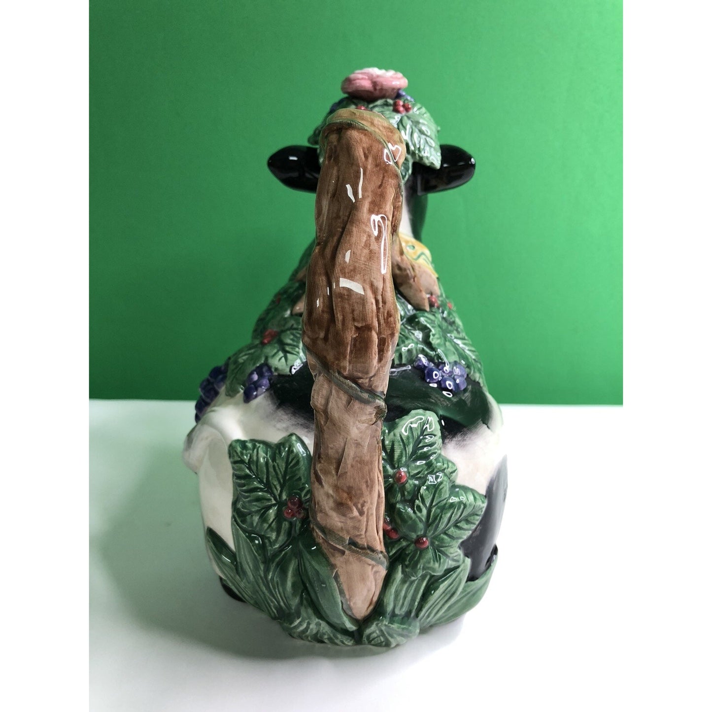1994 Fitz & Floyd HEIDI HOLSTEIN TEAPOT Pitcher 35 oz Cow Giftware Grapevine Lid