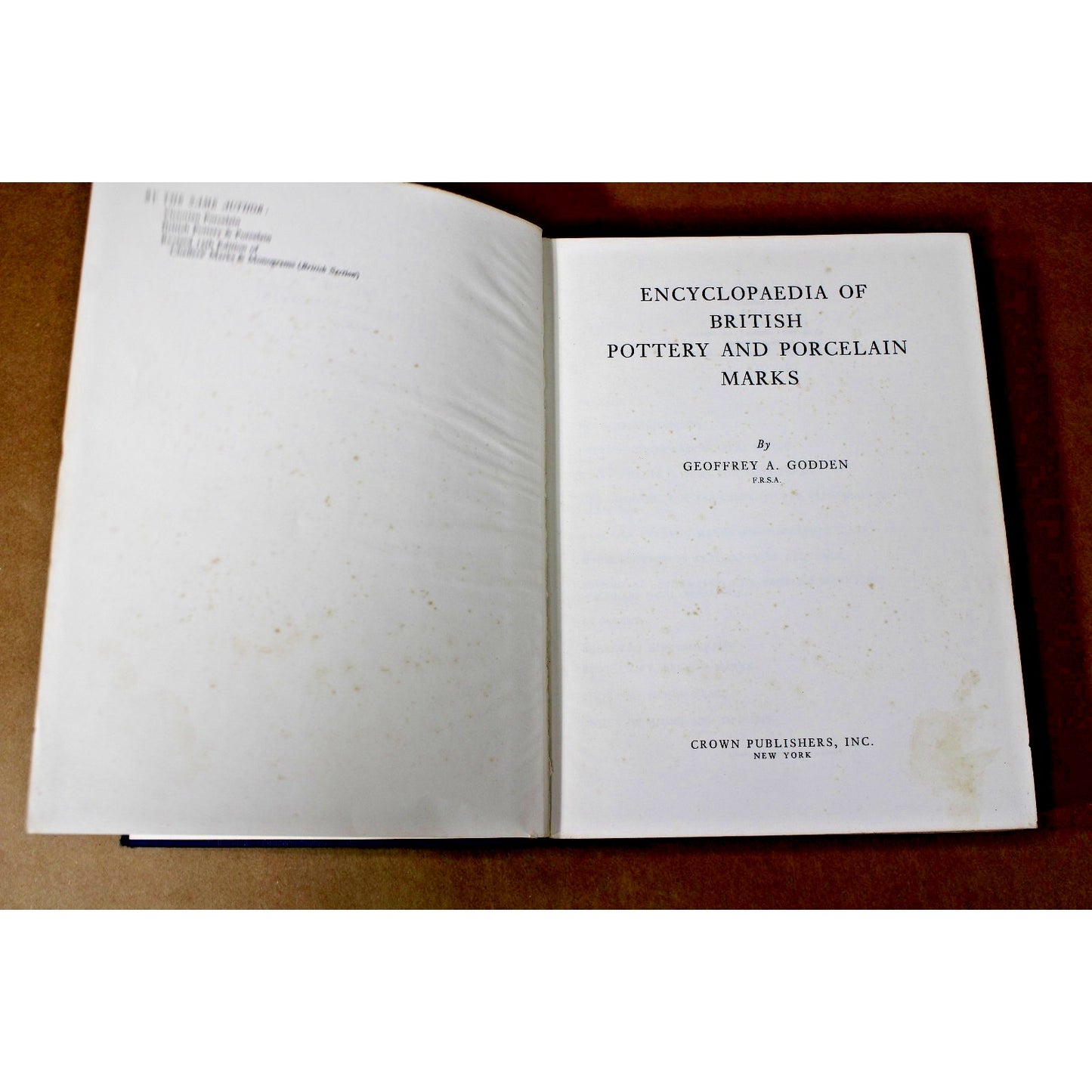 Encyclopedia of British Pottery &Porcelain Marks, Geoffrey A. Godden 1964