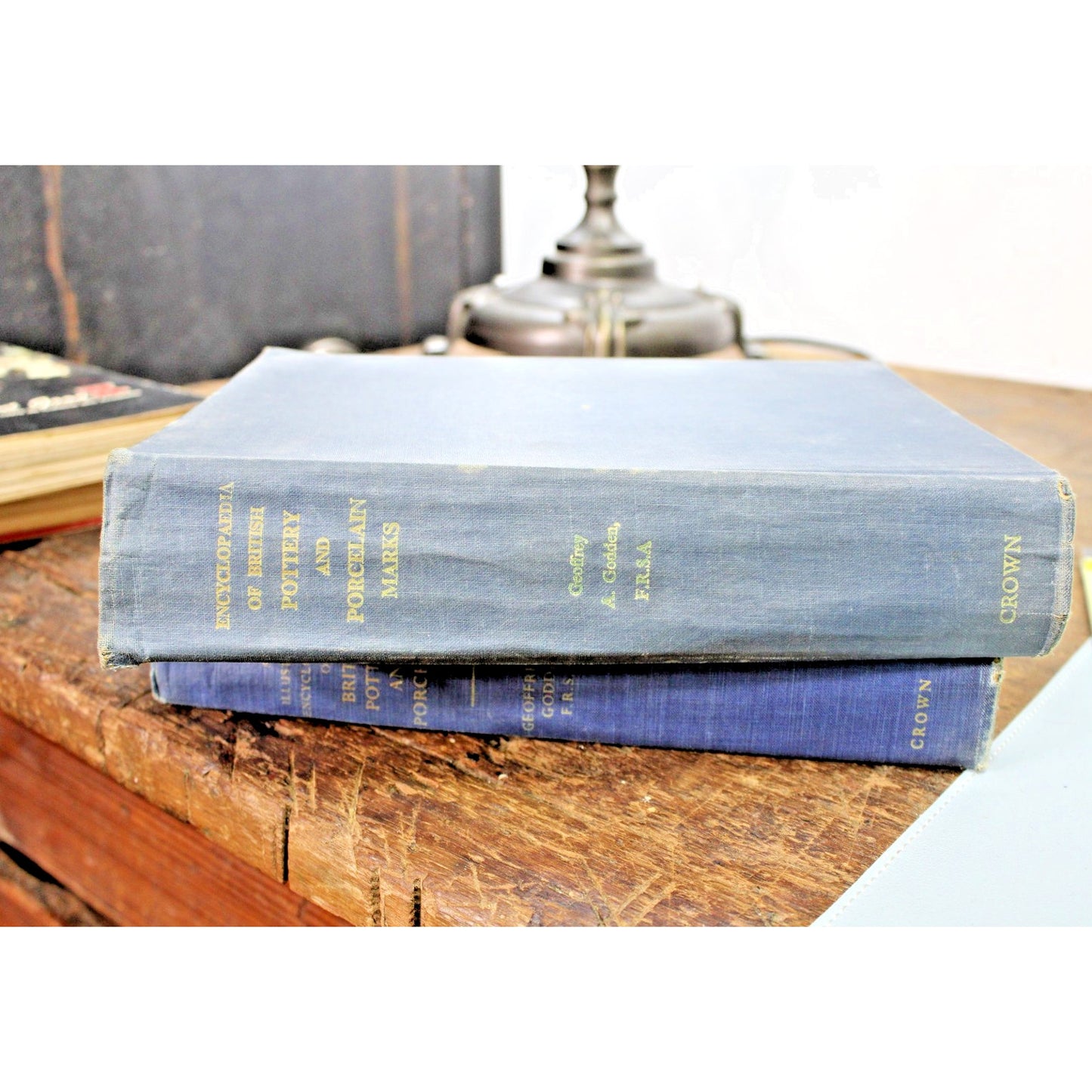 Encyclopedia of British Pottery &Porcelain Marks, Geoffrey A. Godden 1964