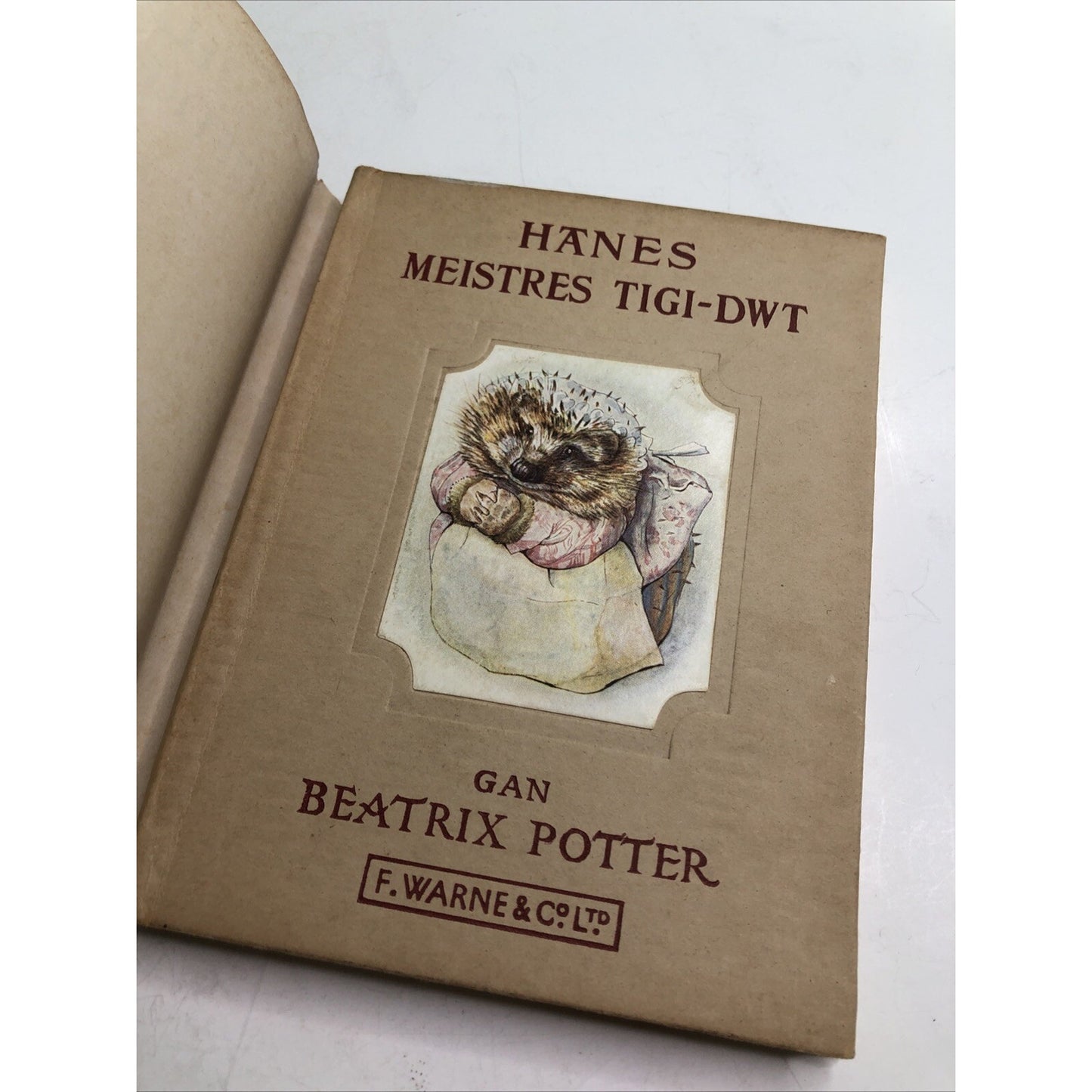 Beatrix Potter: Hanes Meistres Tigi-Dwt (1947) - Rare early Welsh Tiggy-Winkle