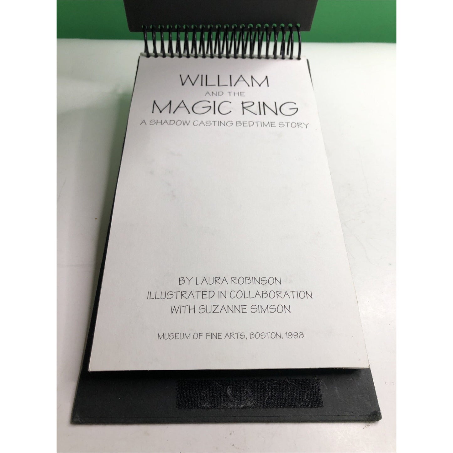 William And The Magic Ring - Laura Robinson Shadow Casting Book 1998