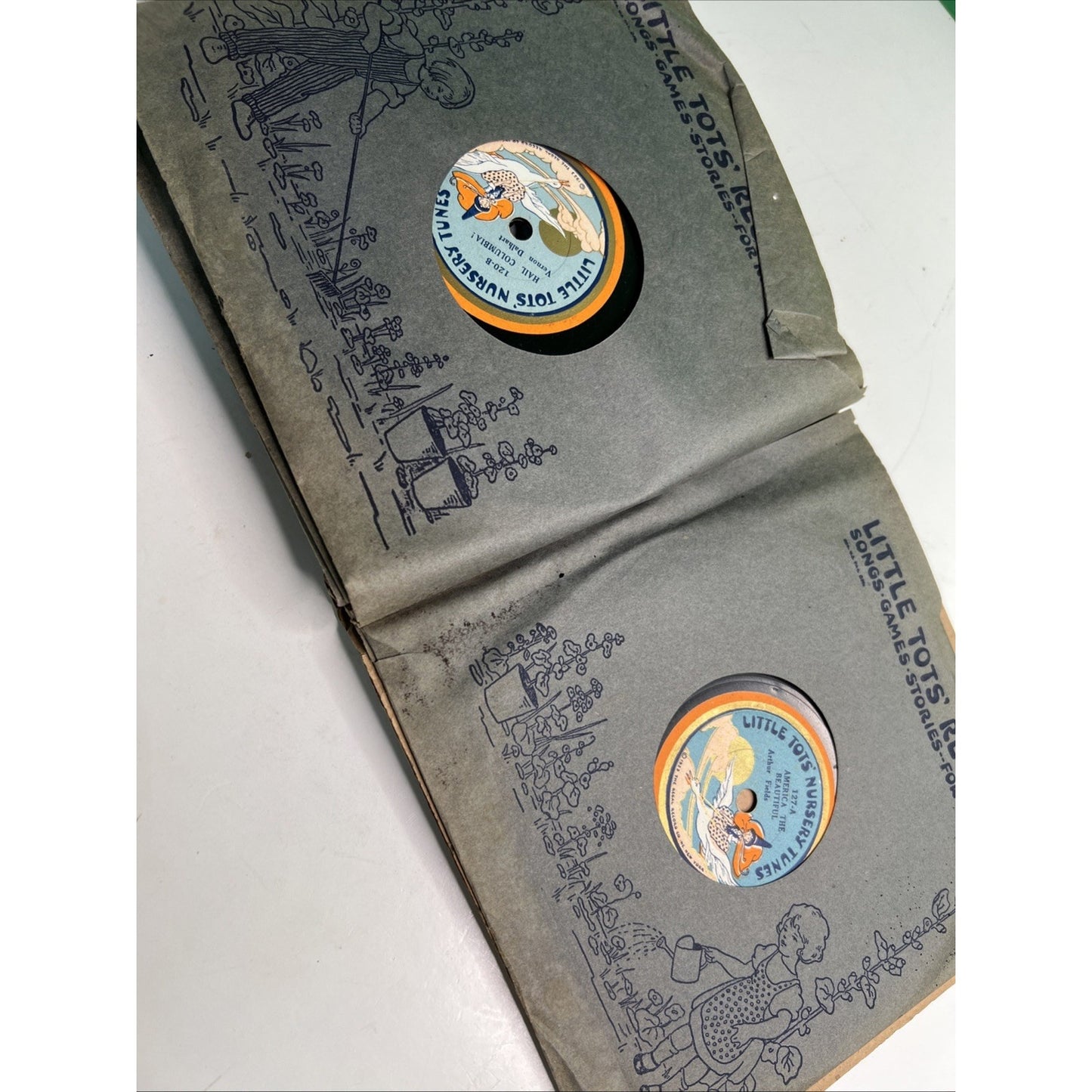No. 7 Patriotic Book LITTLE TOTS RECORDS SONGS GAMES STORIES REGAL RECORDS NY