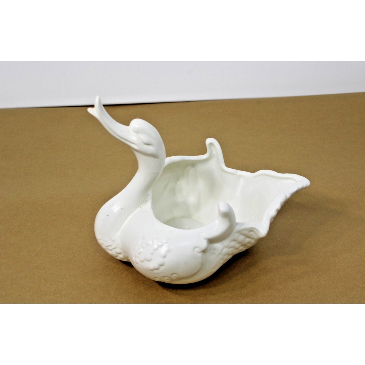 Vintage White Ceramic Swan Planter/ Dish- Hull Pottery USA #23 8.5" x 10.5" x 9"
