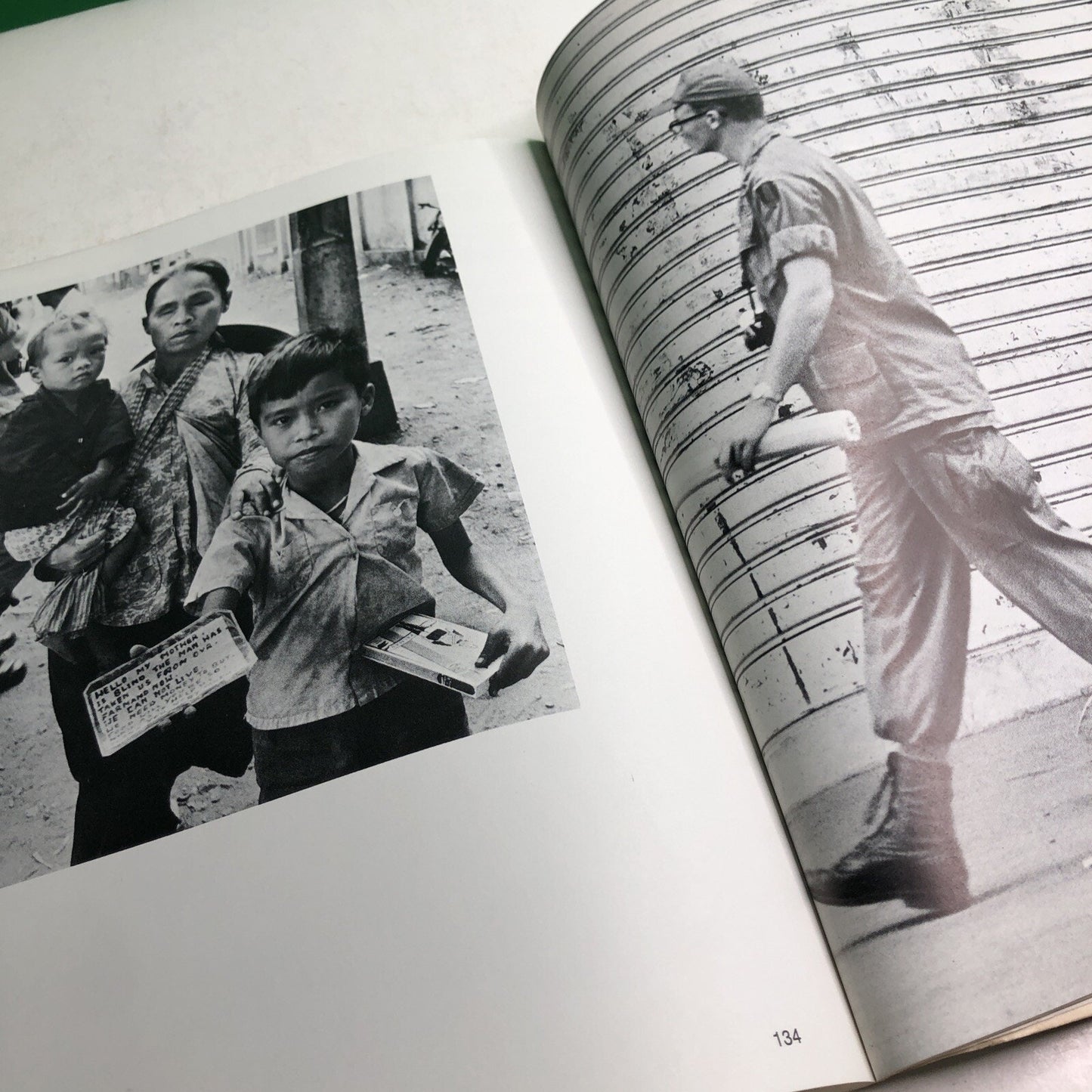 The Vietnam Photo Book by Mark Jury 1971 Paperback 1st Edition RARE