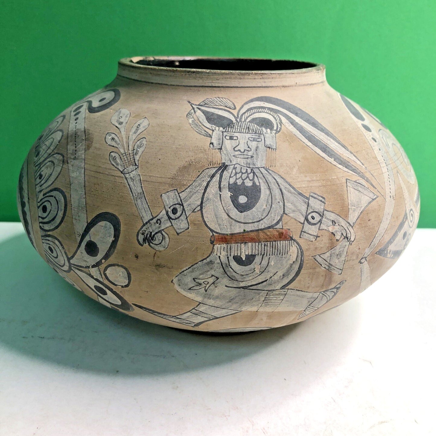 Native American Or Mata Ortiz Style Handpainted Pottery Vase Pot Polychrome