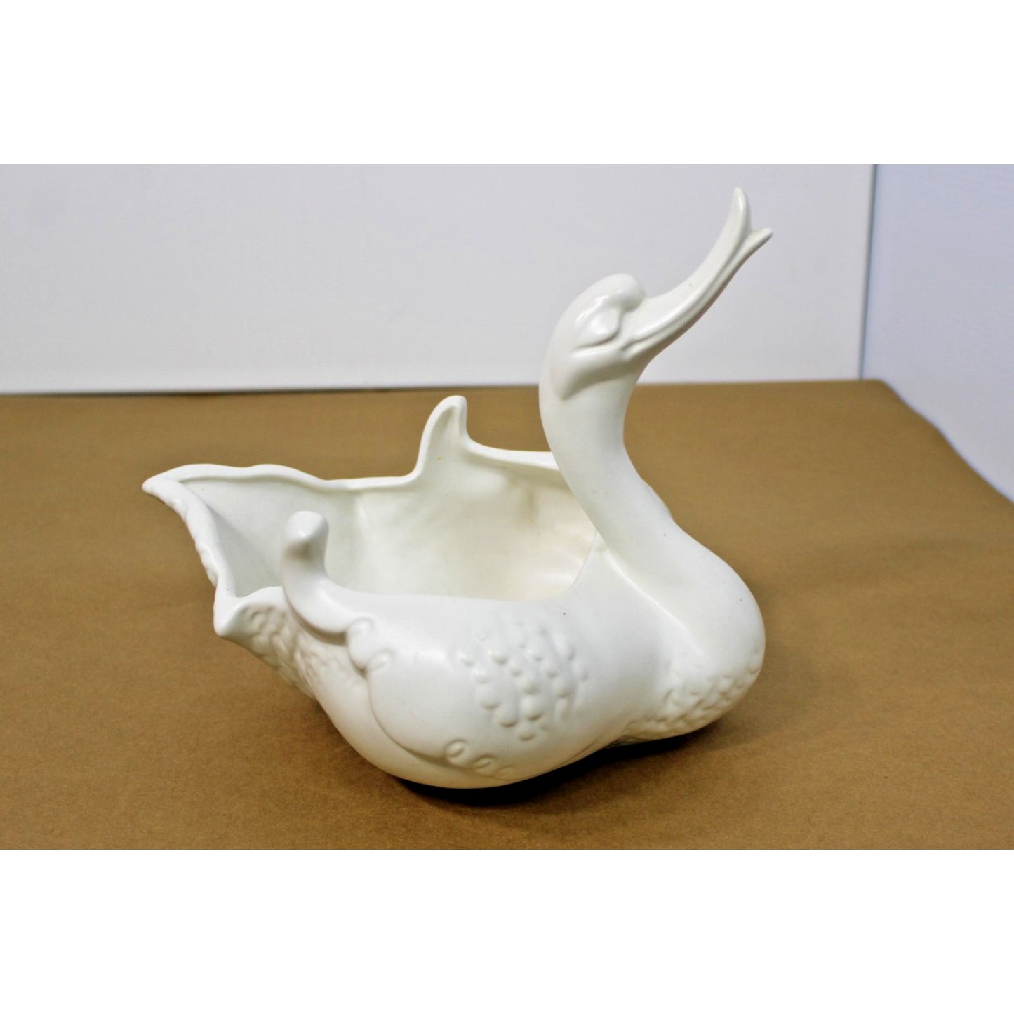 Vintage White Ceramic Swan Planter/ Dish- Hull Pottery USA #23 8.5" x 10.5" x 9"