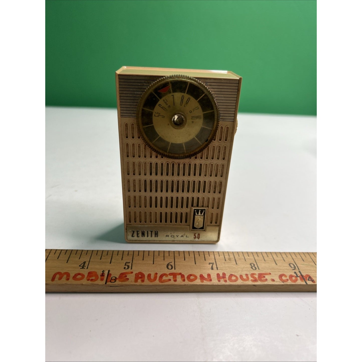 Zenith Royal 50 AM Transistor Radio Audio Present Cream/Tan