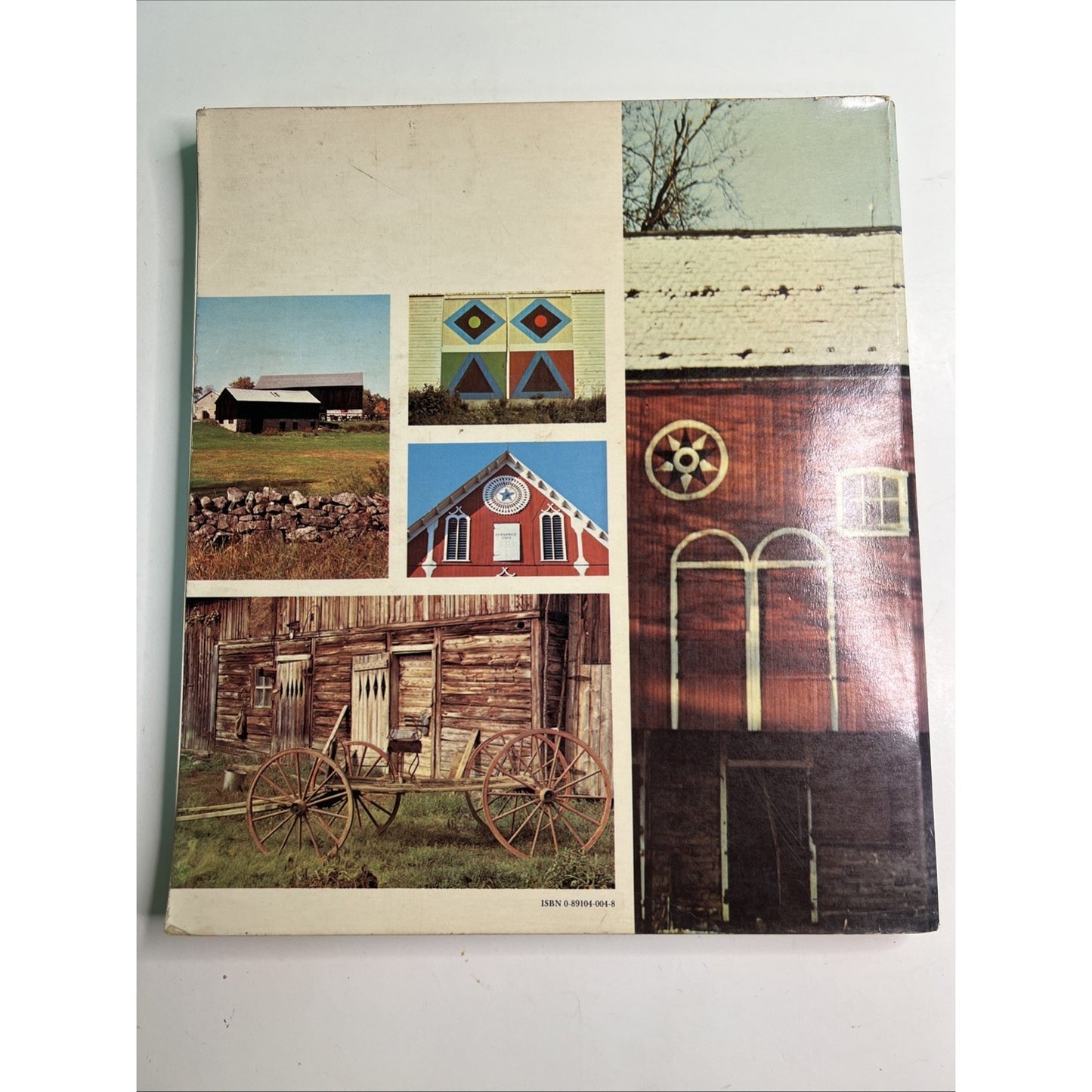 The Barn : A Vanishing Landmark in North America Dudley Witney and Eric Arthur
