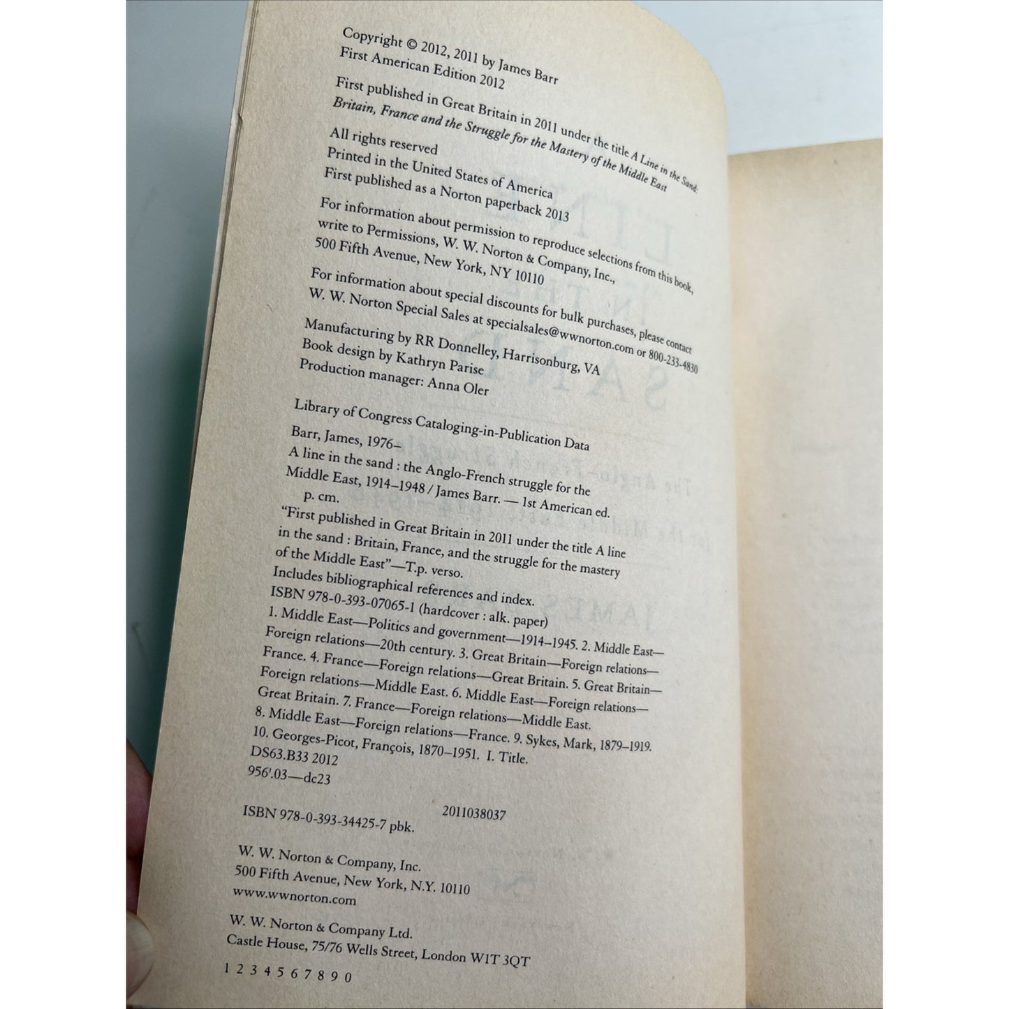 A Line in the Sand The Anglo-French Struggle for the Middle East 1914-1948 Barr