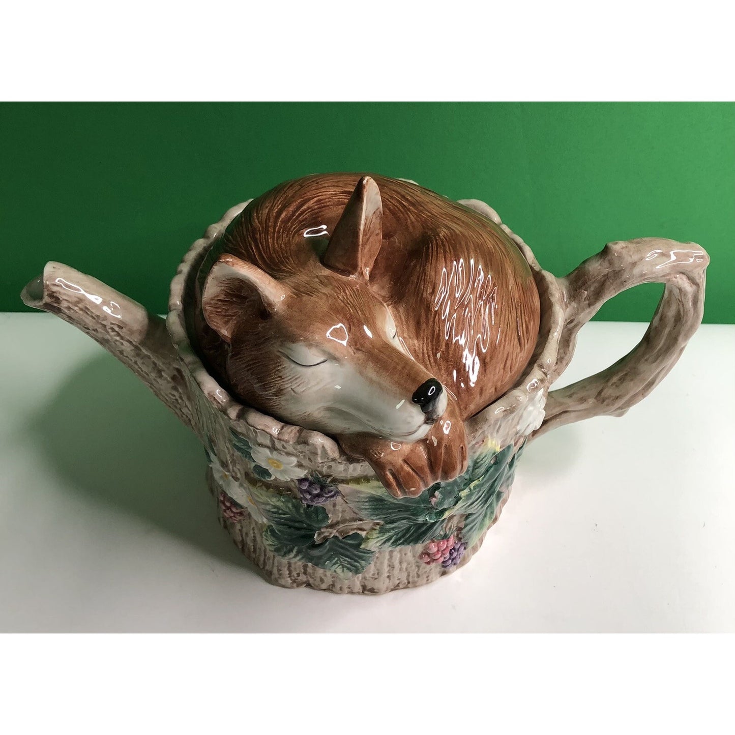 1990 Retired FITZ & FLOYD Sleeping Fox On Tree Stump With Berry Vine TEAPOT 32oz