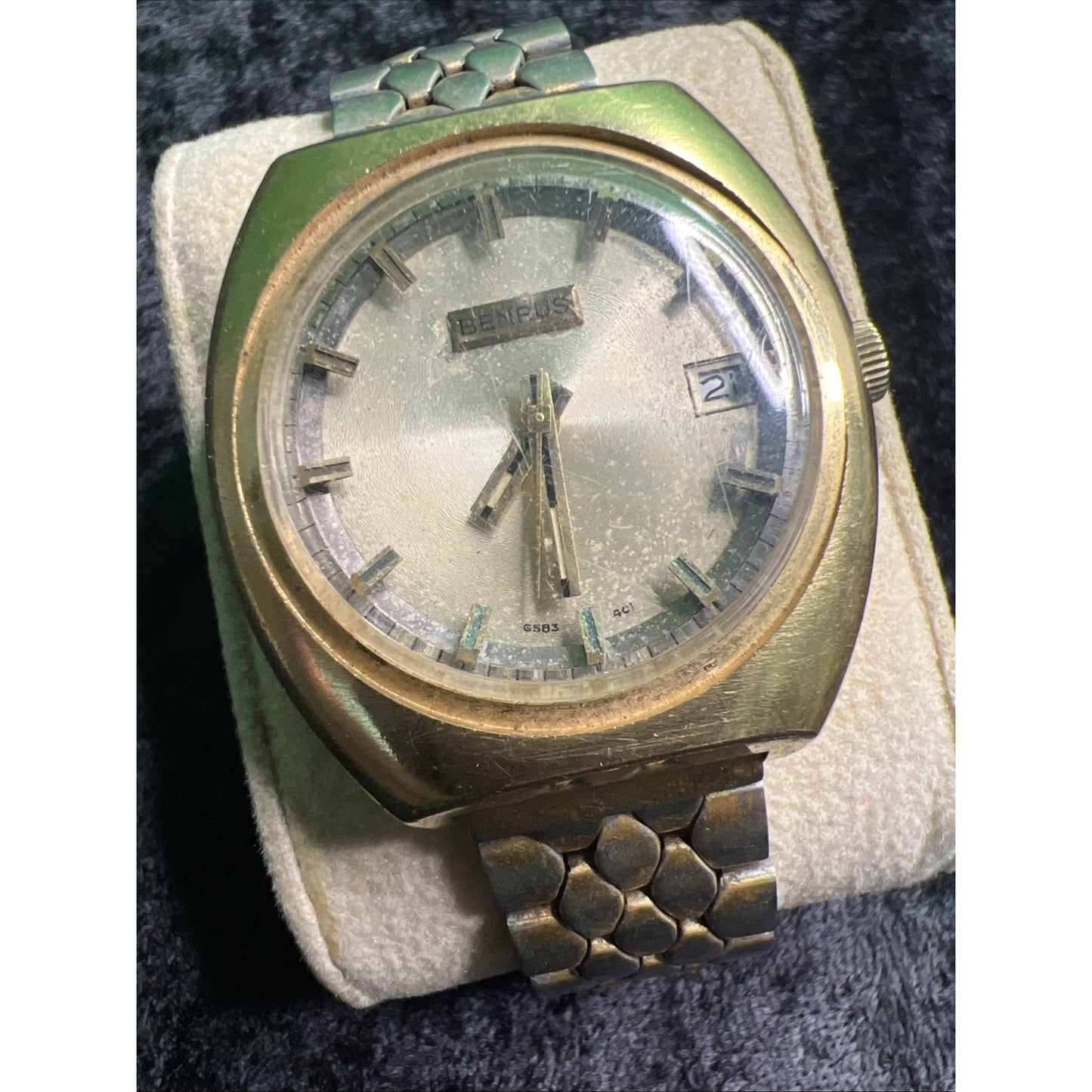 Vintage BENRUS MENS WATCH Date Manual Wind Works