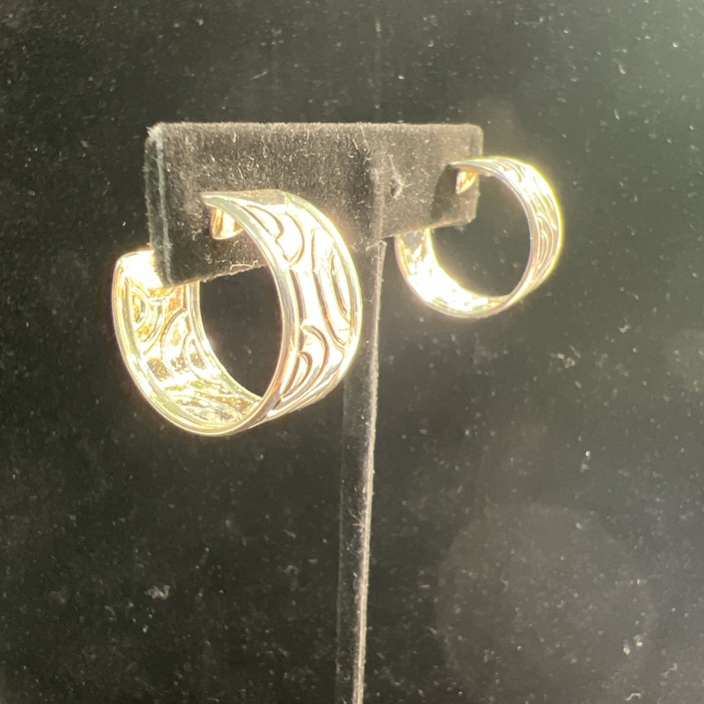 Vintage Silver Textured Geometric Pattern Hoop Earrings Pierced 1” Diameter