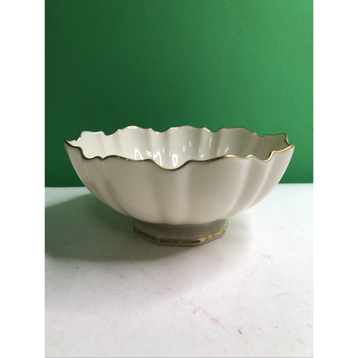 Lenox Symphony Ivory Porcelain Scalloped Footed Bowl 24 Kt Gold Edging Trim 6"
