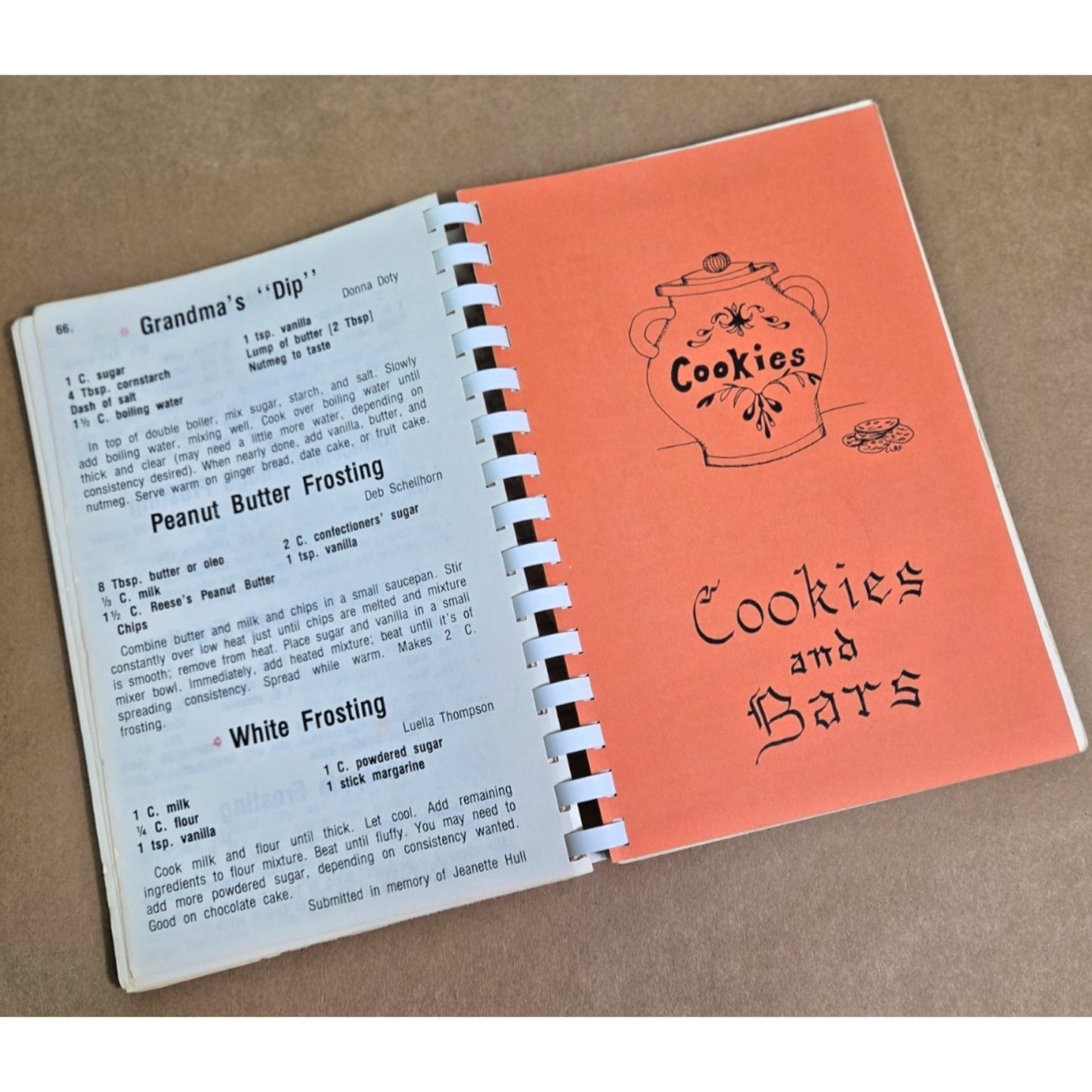 Vintage Oelwein Iowa Centennial Cook Book 1885-1985 Presbyterian Church History
