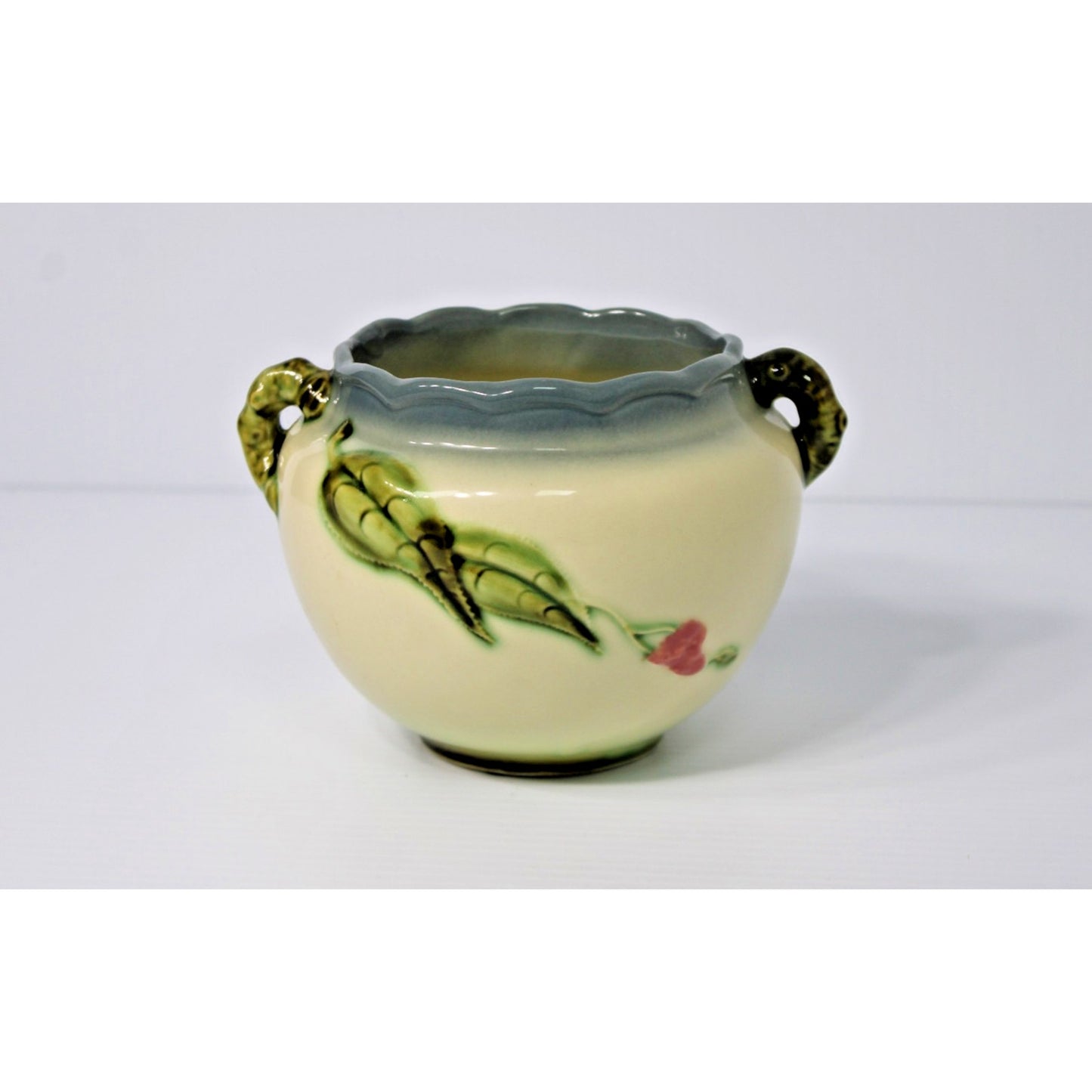 Pristine! Vintage HULL Pottery Woodland Jardiniere Planter Vase W7 5-1/2"