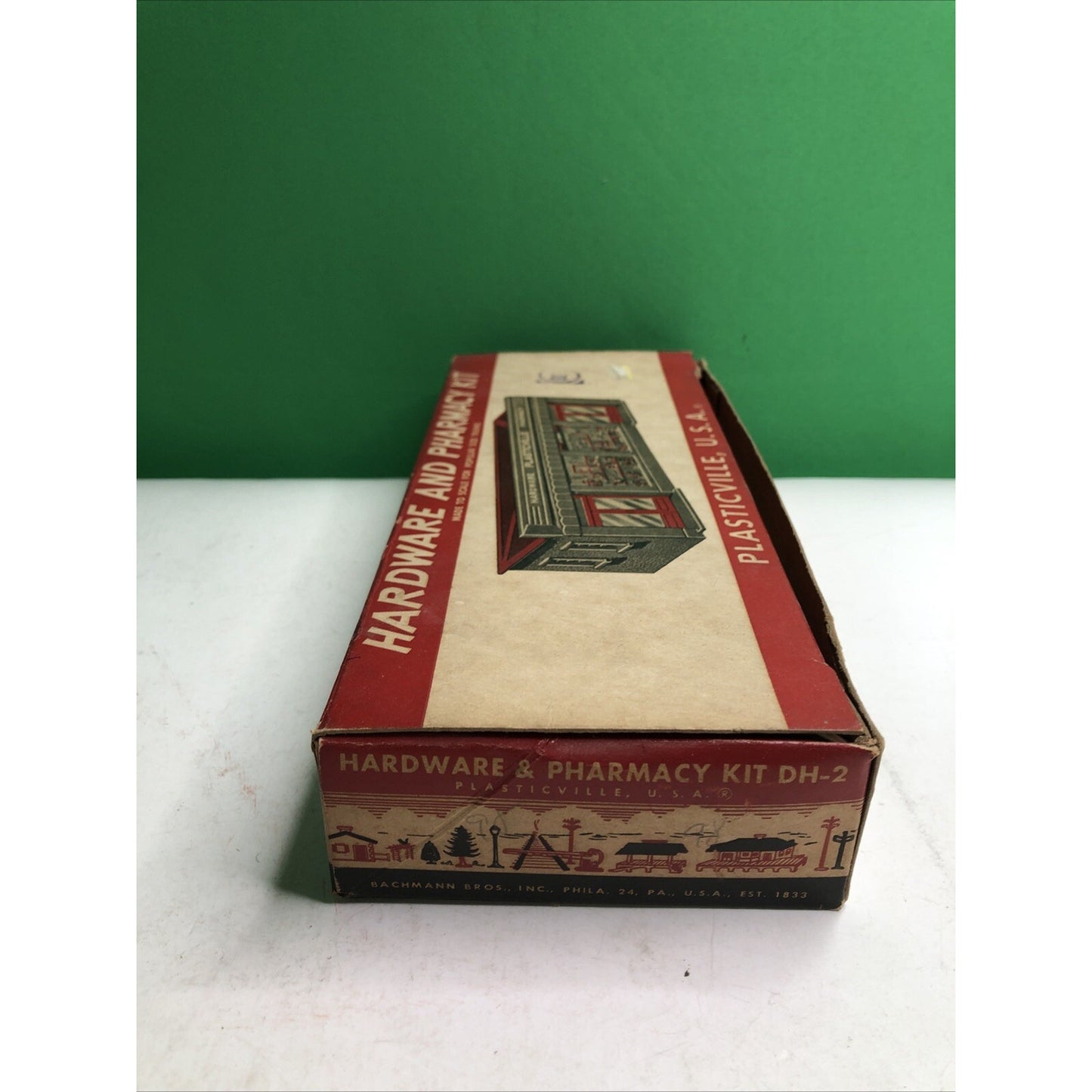 PLASTICVILLE O/S GAUGE HARDWARE and PHARMACY STORE DH-2 KIT VINTAGE 1952