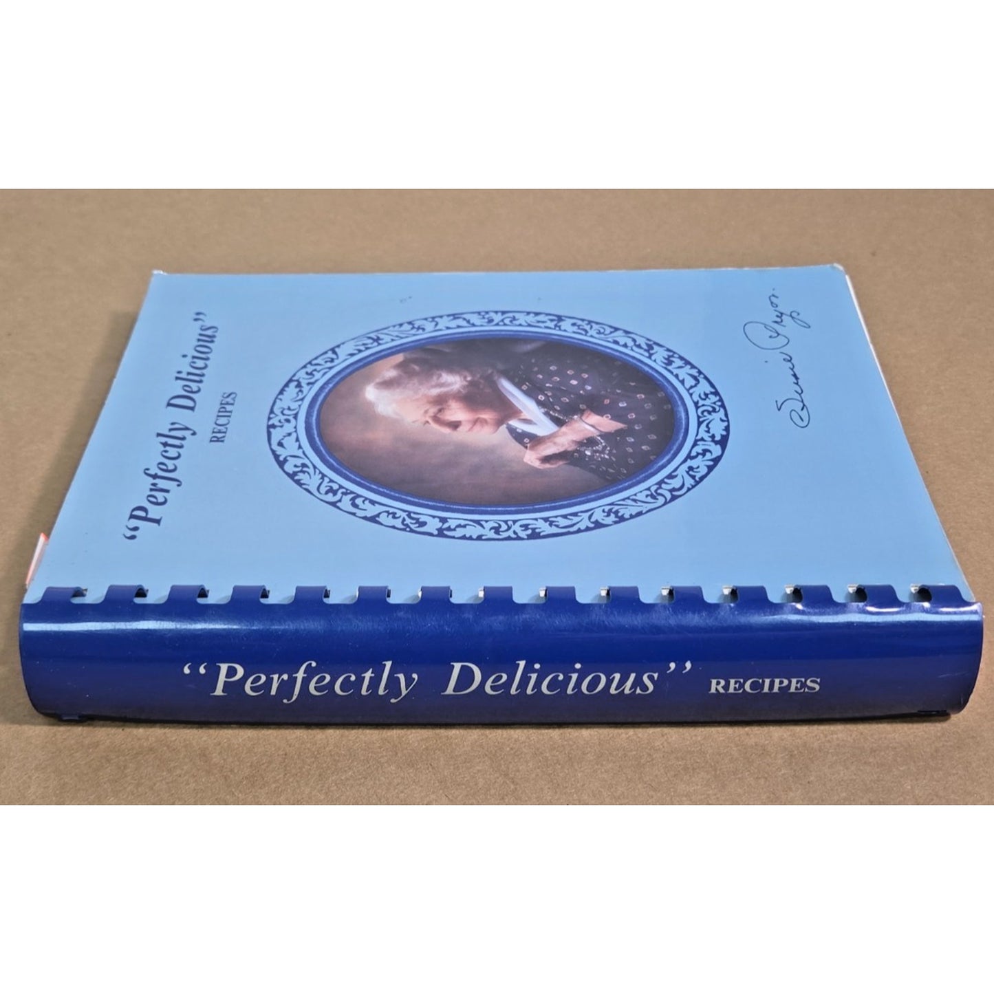 Vintage 1990 Susie Pryor "Perfectly Delicious" Recipes Arkansas History Cookbook