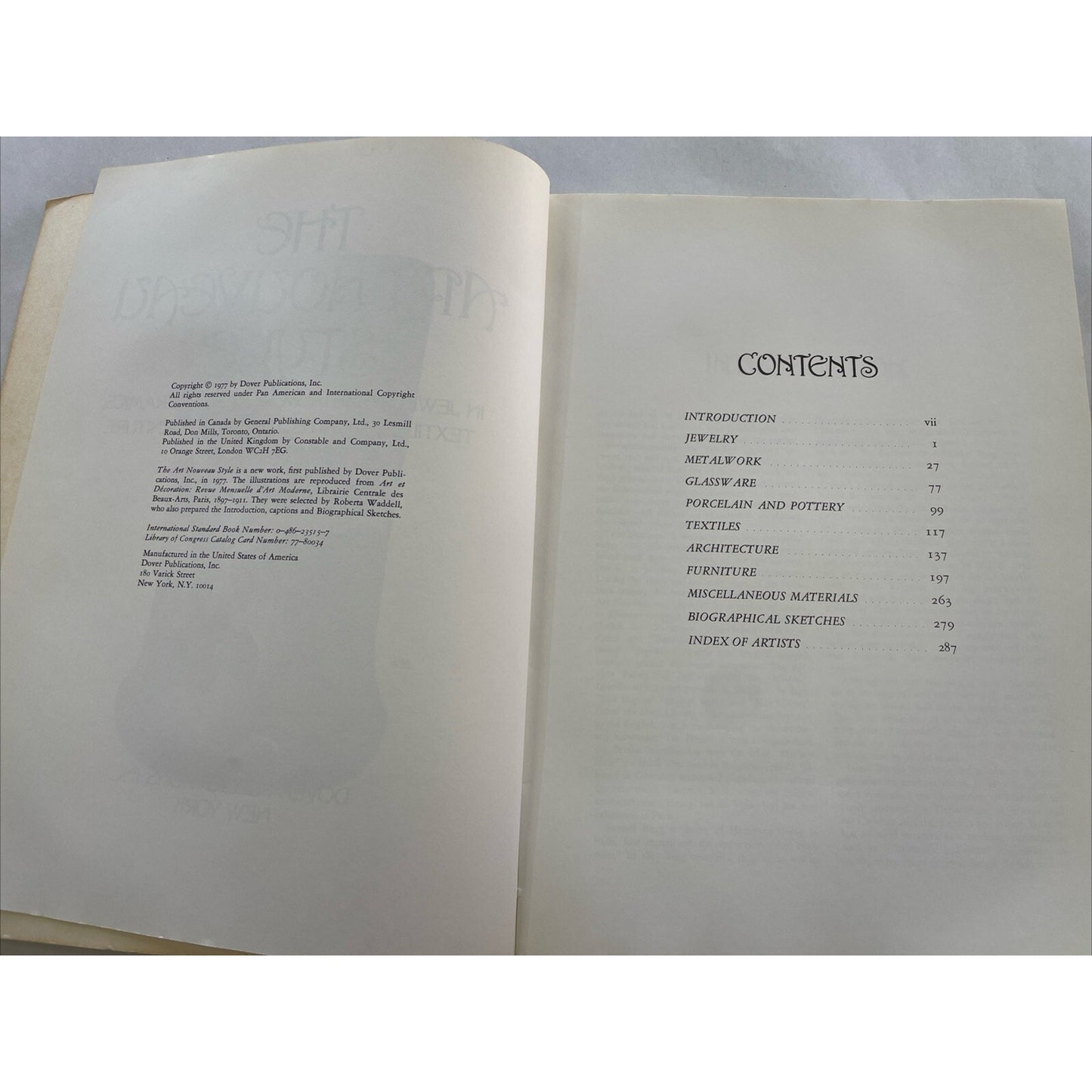 The Art Nouveau Style : In Jewelry, Metalwork … Ed. By Roberta Waddell (1977)