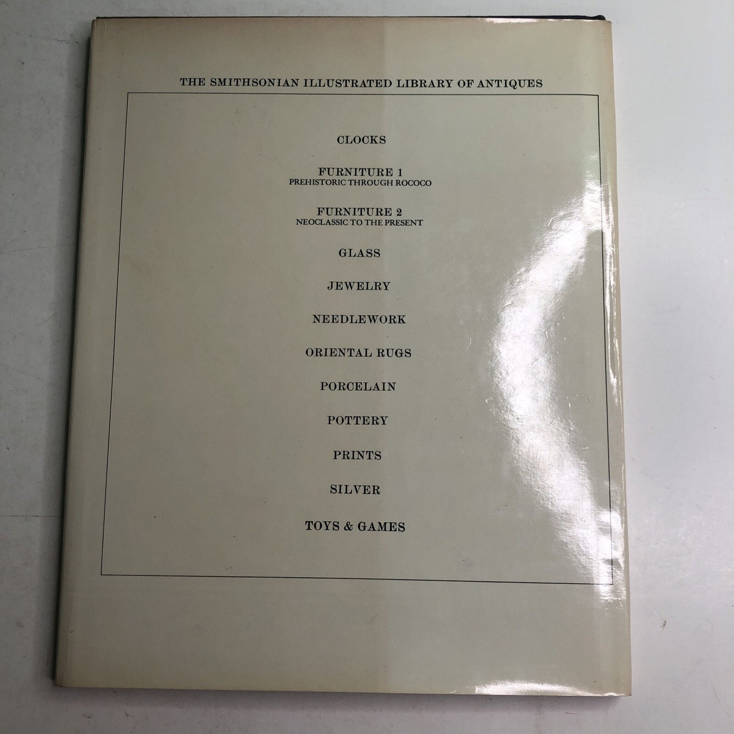 CLOCKS (THE SMITHSONIAN ILLUSTRATED LIBRARY OF ANTIQUES) Douglas H. Shaffer 1980