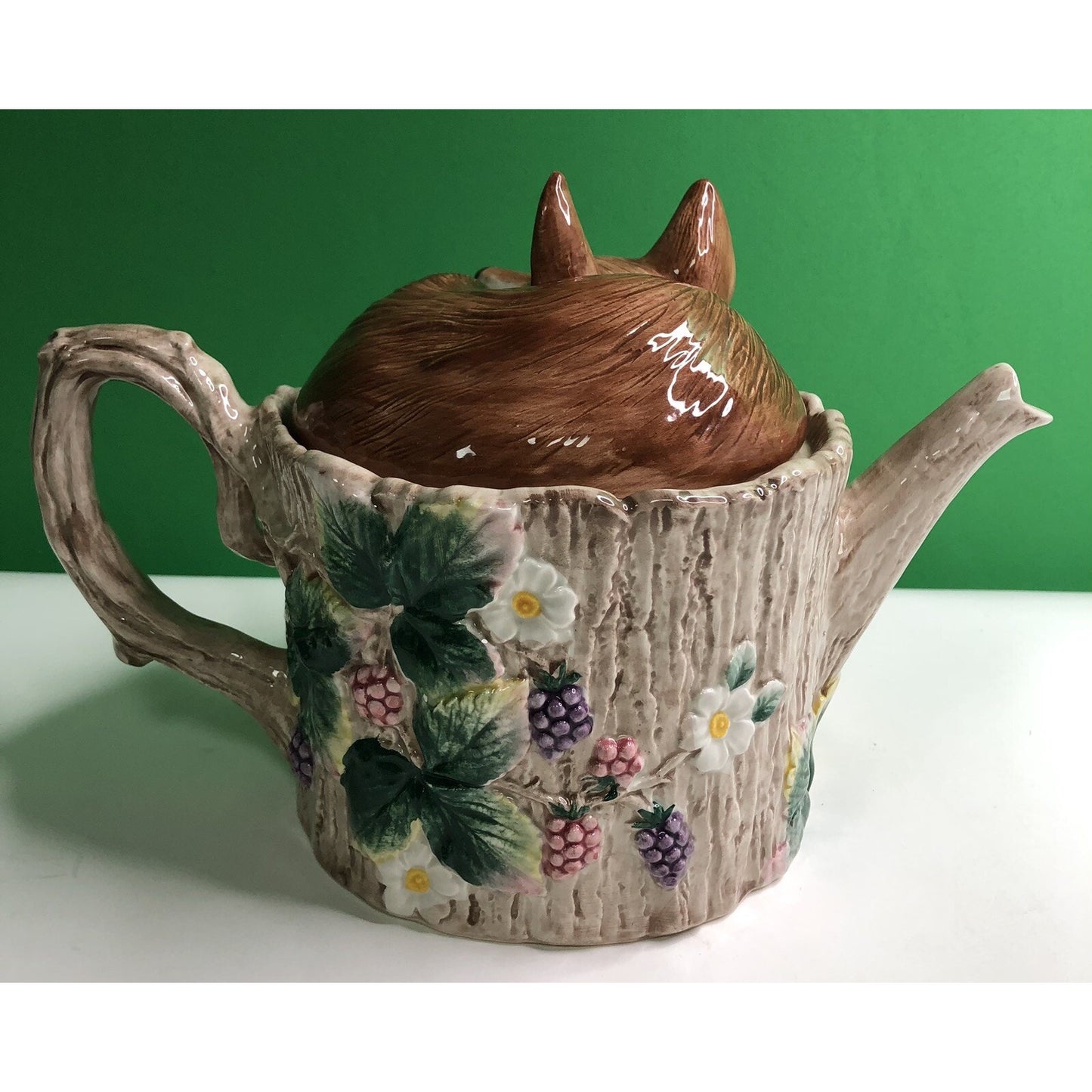 1990 Retired FITZ & FLOYD Sleeping Fox On Tree Stump With Berry Vine TEAPOT 32oz