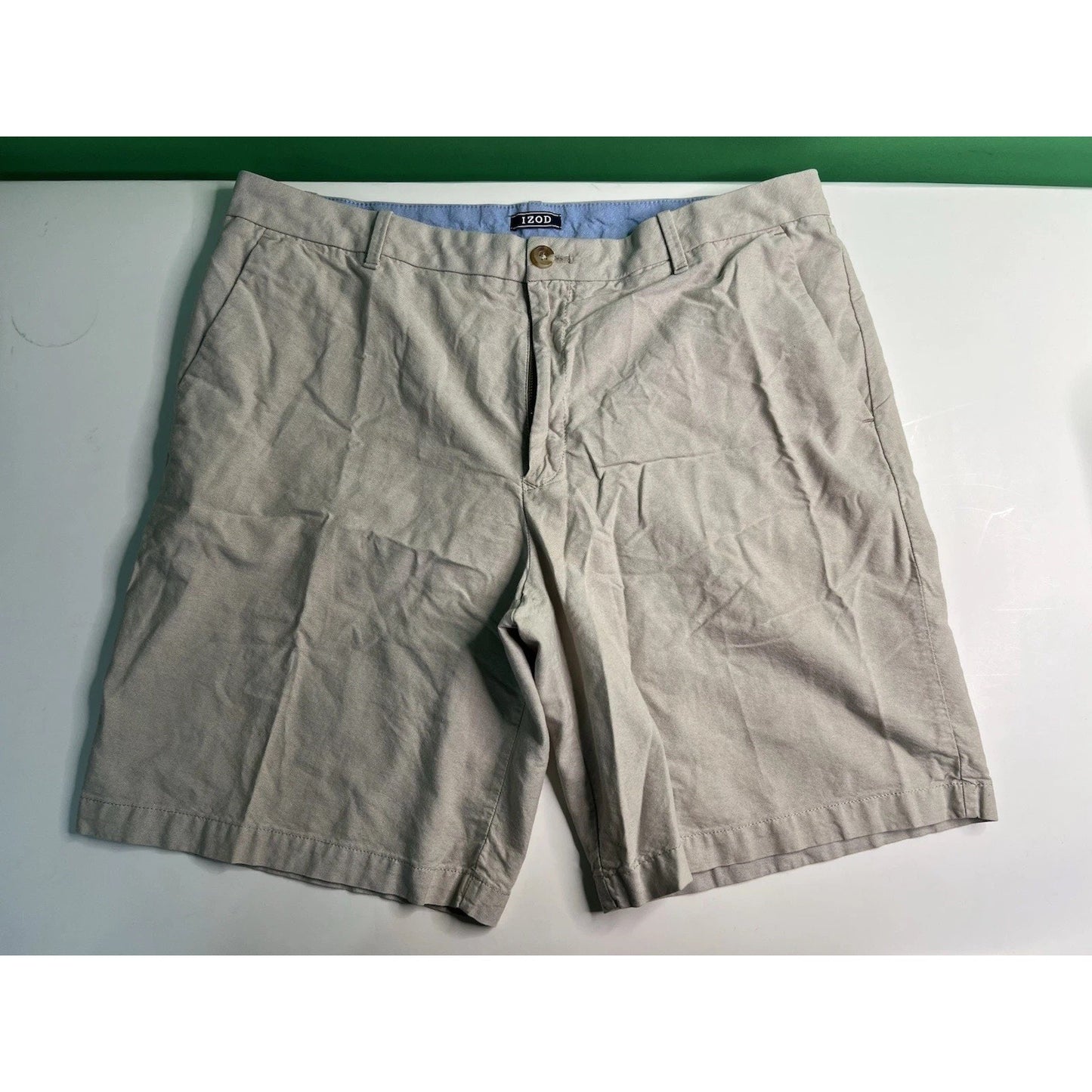 IZOD Men’s 100% Cotton Shorts Size 36 Waist 9” Inseam Classic Khaki Color