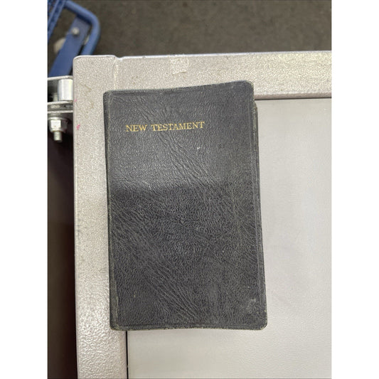 Bible Pocket New Testament Holy Scriptures SC 1943 Illustrated