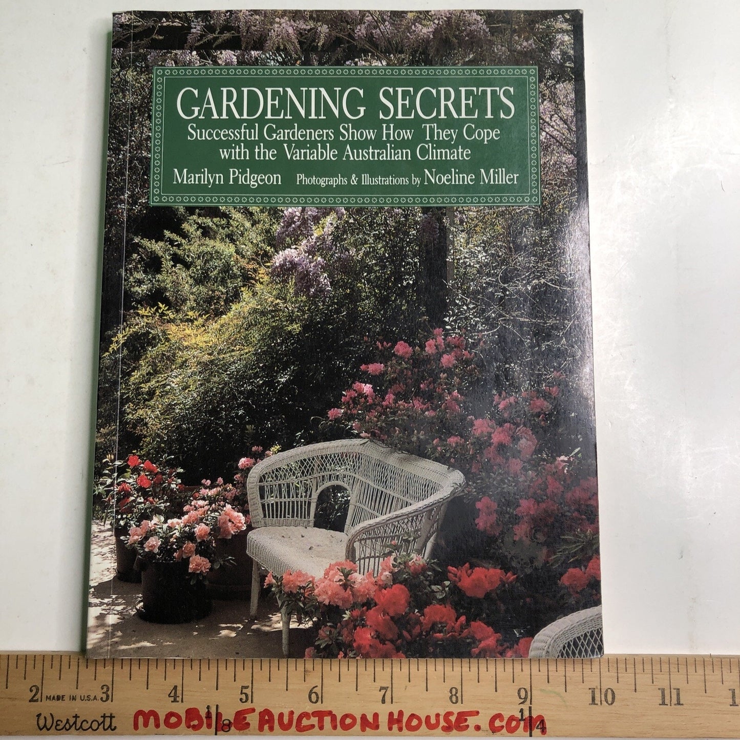 Gardening Secrets By Marilyn Pidgeon And Noeline Miller 1991 SIGNED BY AUTHOR