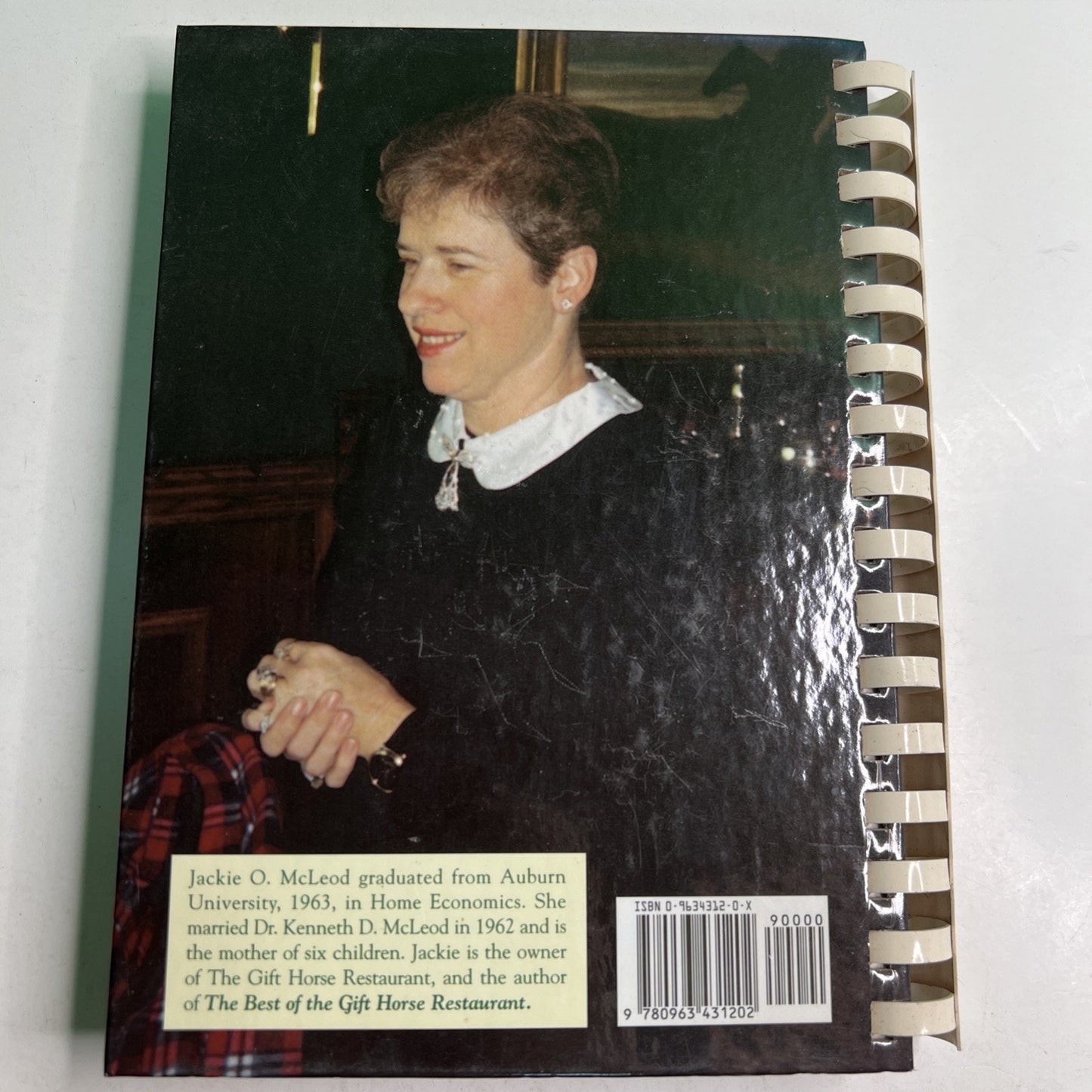 THE BEST OF THE GIFT HORSE RESTAURANT By Jackie O. Mcleod Foley Alabama 2001