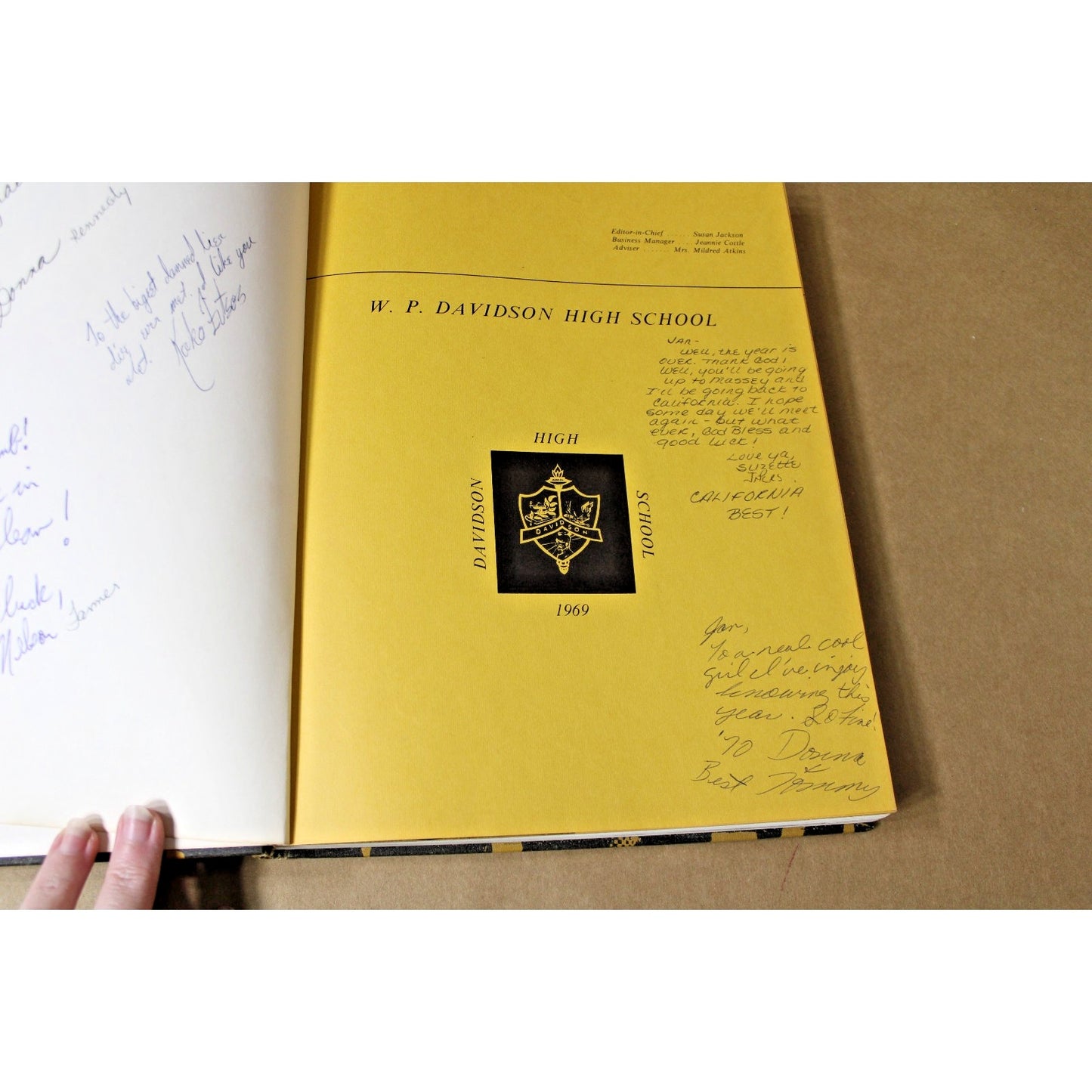 1969 Davidson High School Mobile, Alabama Toshoa Yearbook