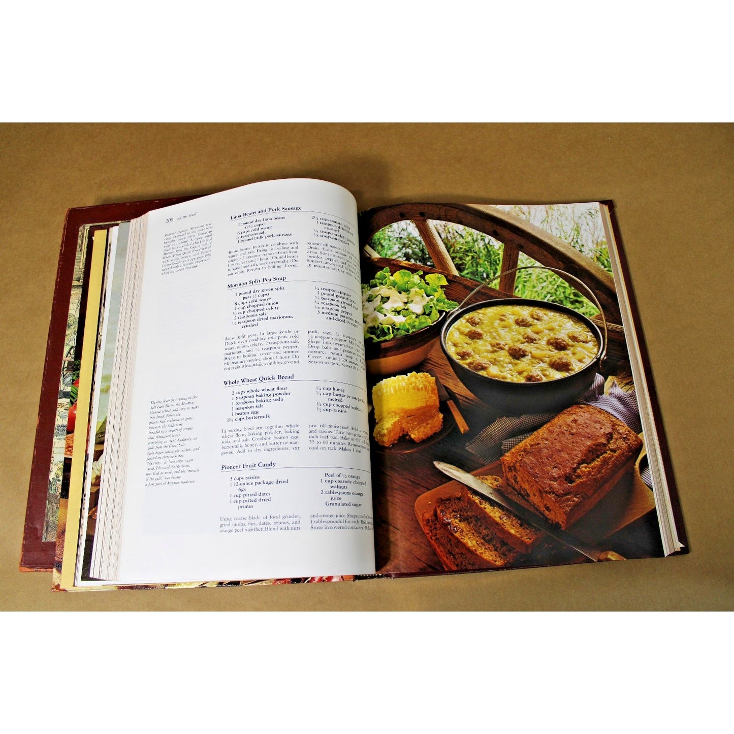 Vintage 1975 Better Homes And Gardens Heritage Cook Book, Hardcover w/ Slipcase