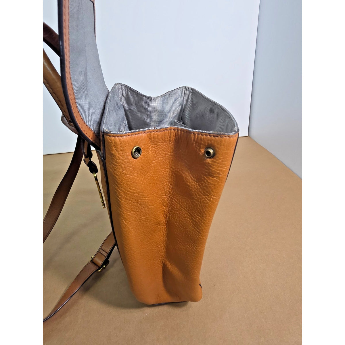 Vintage Fossil Maddox Genuine Pebbled Leather Backpack, Cognac w/ Key Charm