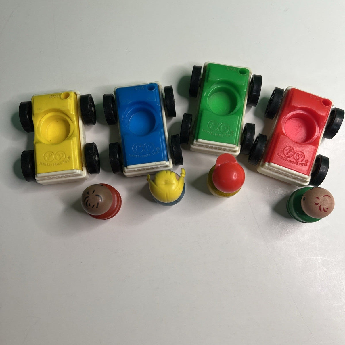 Vintage Fisher Price Little People Lot Of 8 Pieces 4 Cars 4 Drivers