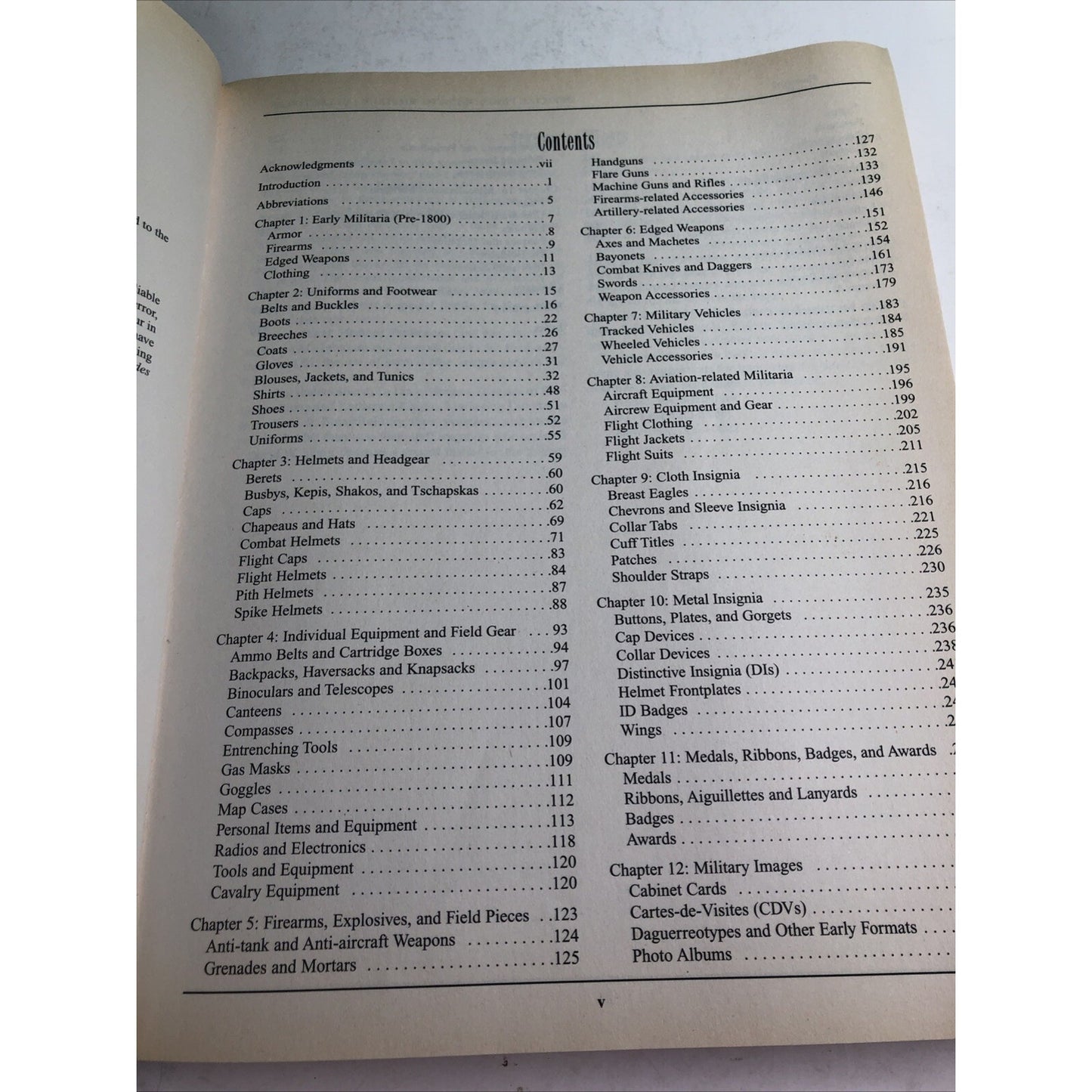 Official Price Guide Military Collectibles Sixth Edition Richard J. Austin 1998